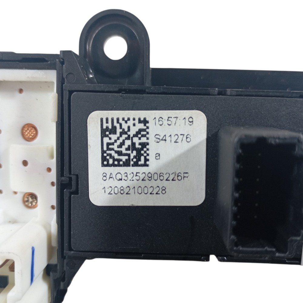 Comando Pisca Alerta Trava Renault Kwid 2023 8aq3252906226r Preto 3