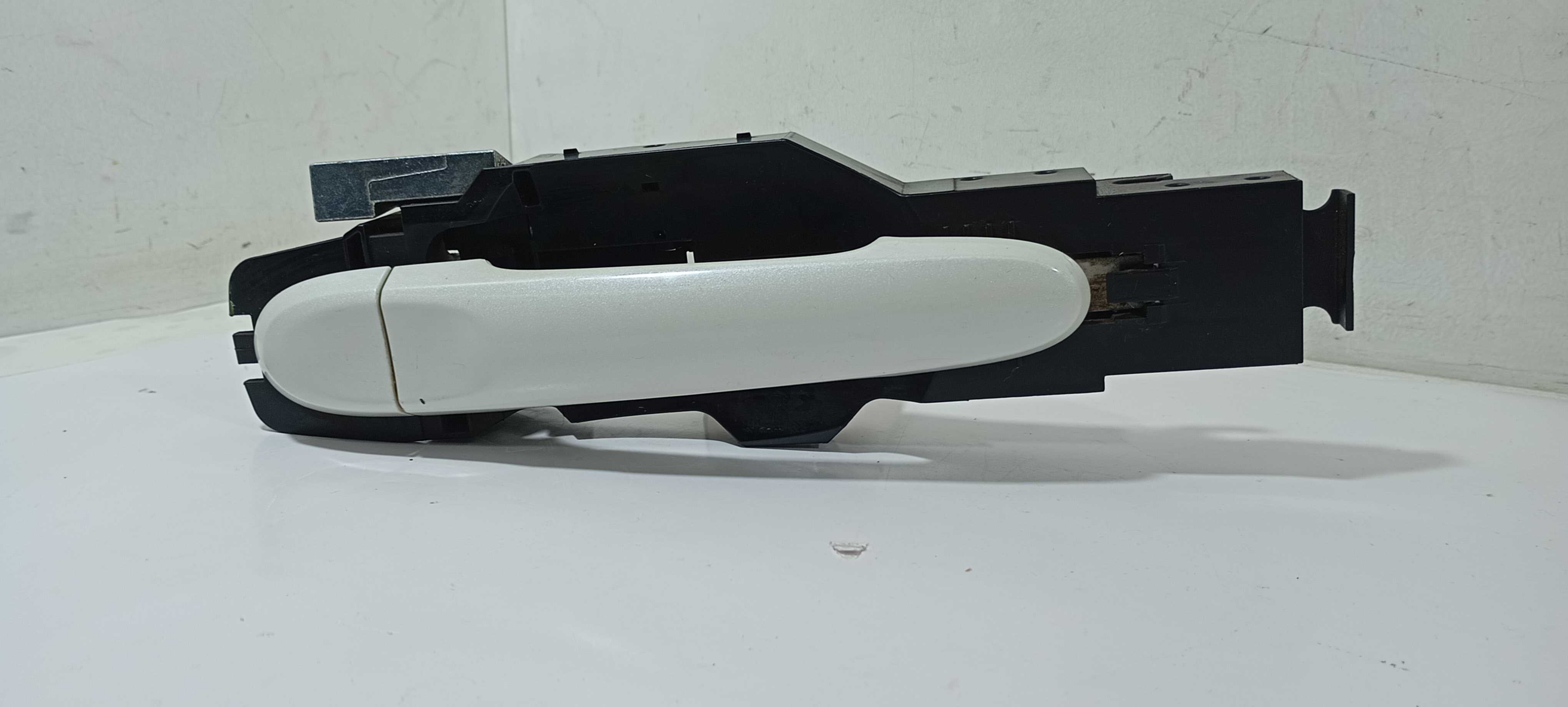 Maçaneta Externa Tras. D. Nissan March Sv 1.0 2016 Sh1hb Branco Traseira 1