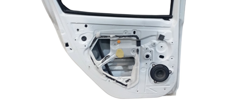 Porta Tras Esquerda Reanult Sandero 1.0 2020 821017625r Traseira Esquerda Branca 7