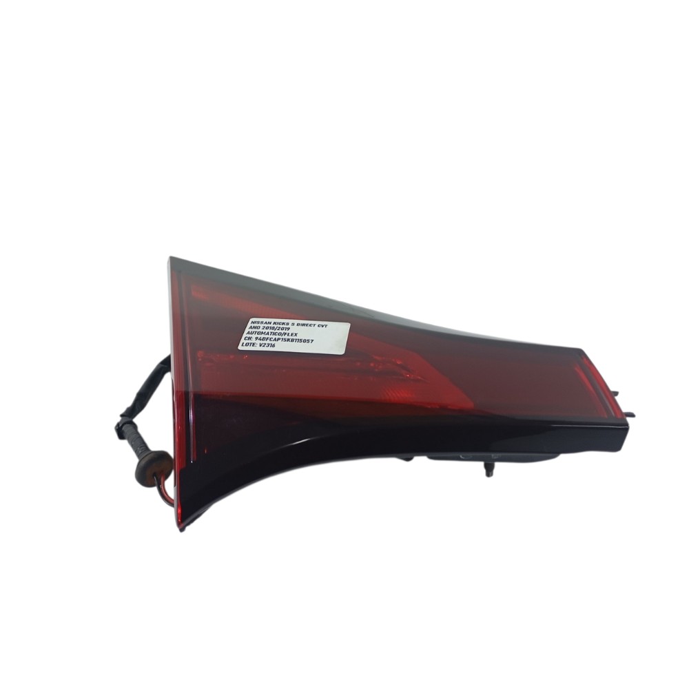 Lanterna Tampa Traseira Esquerdo Nissan Kicks 2019 265555r02 Esquerdo/motorista Vermelha 2
