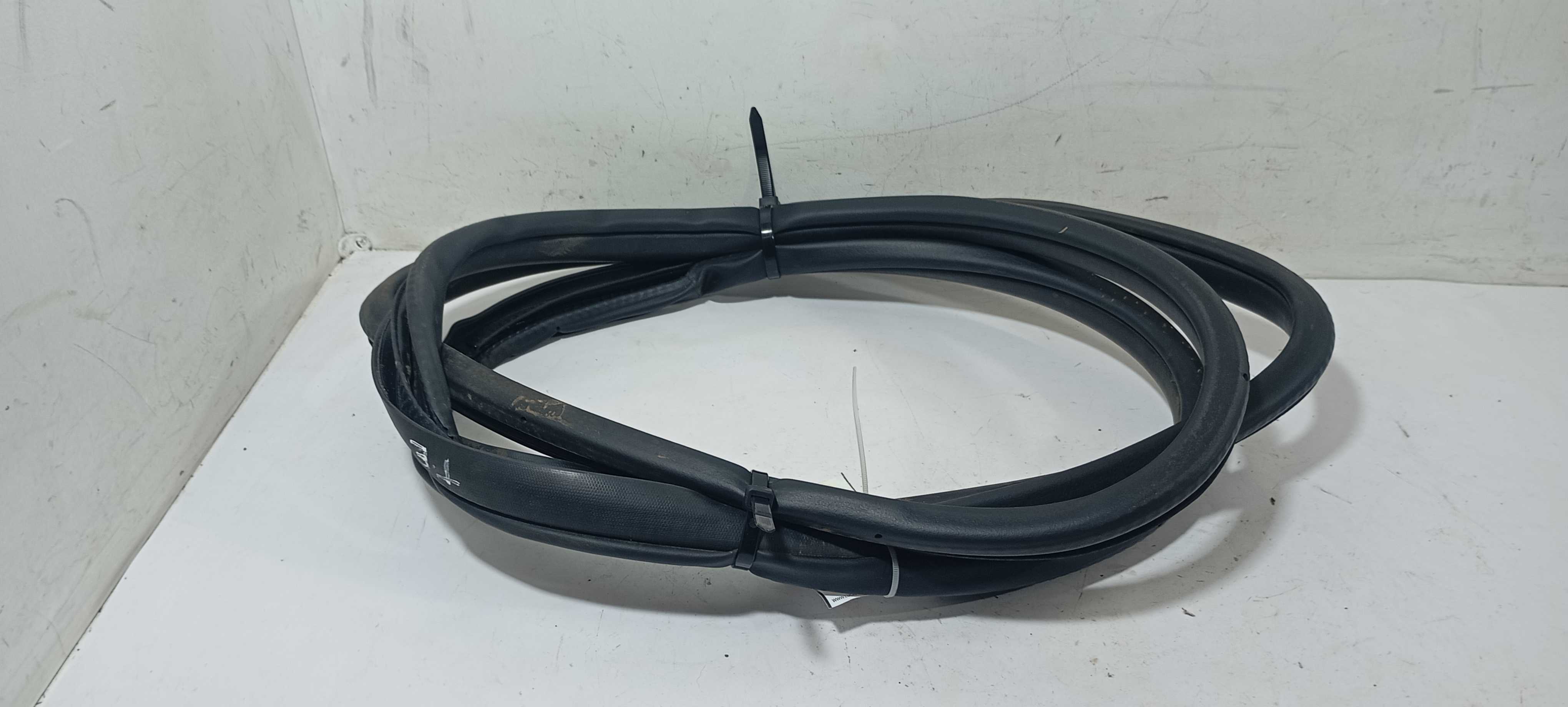 Borracha Porta Traseira Esquerda Gm Tracker Lt 2024 26238822 3