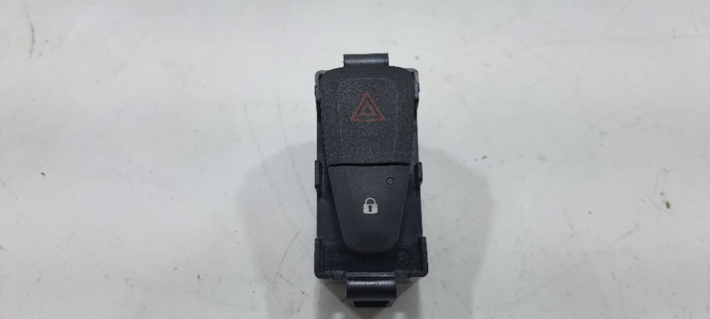 Botão Pisca Alerta Renault Sandero 1.0 2019 252100502r Preto 1