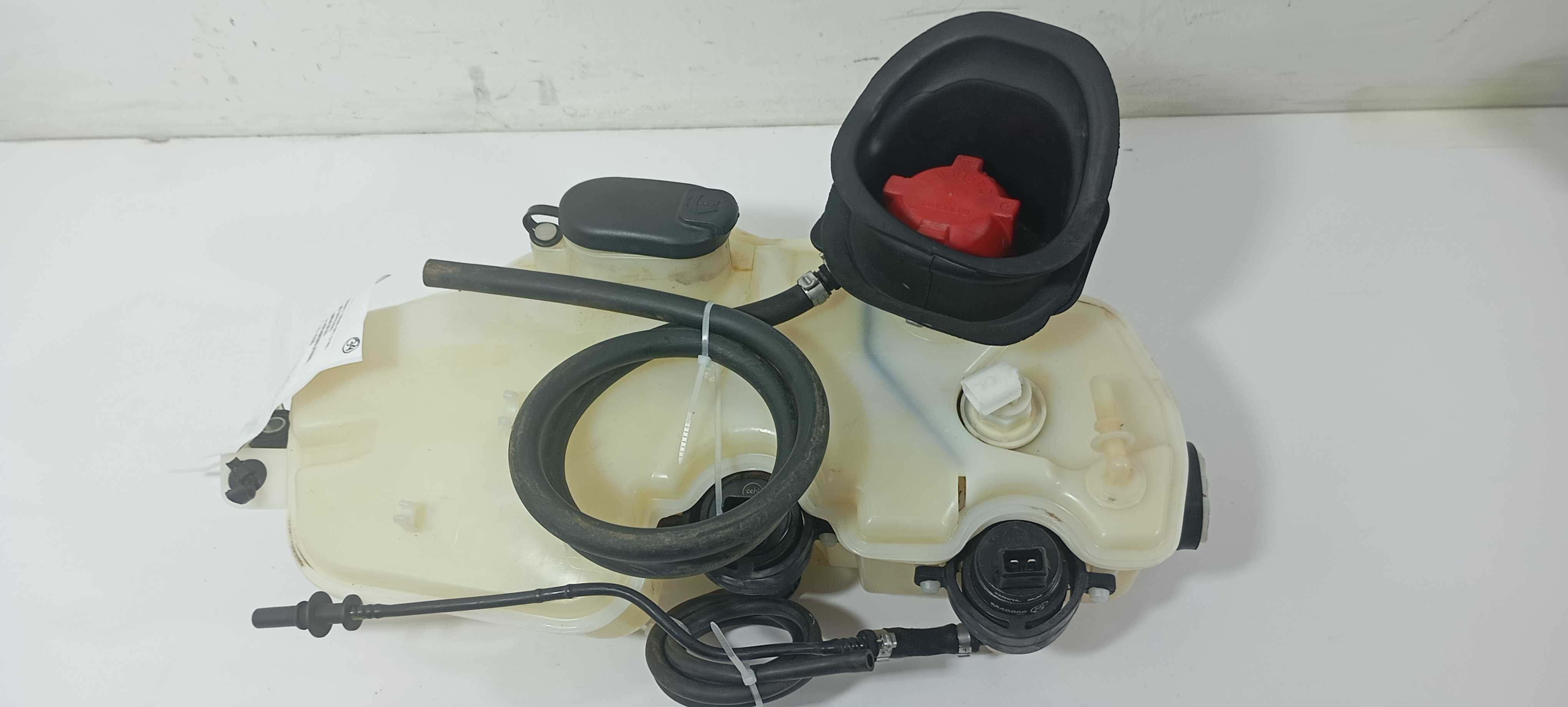 Reservatório Agua Gasolina Renault Logan 1.0 2020 289108301r 2