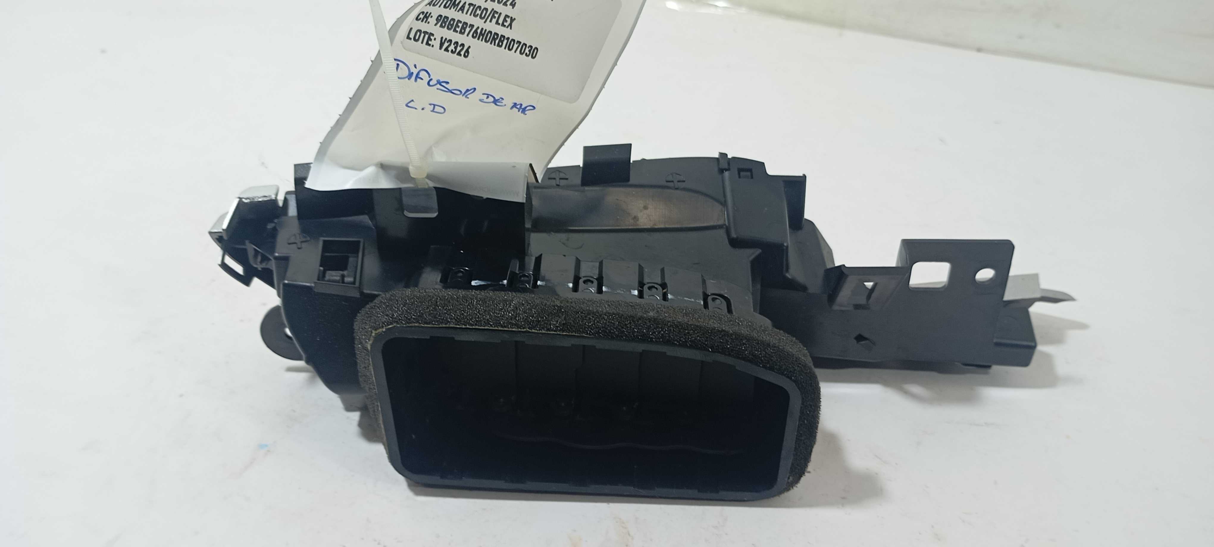 Difusor Ar Direito Gm Tracker Lt 2024 26302918 2