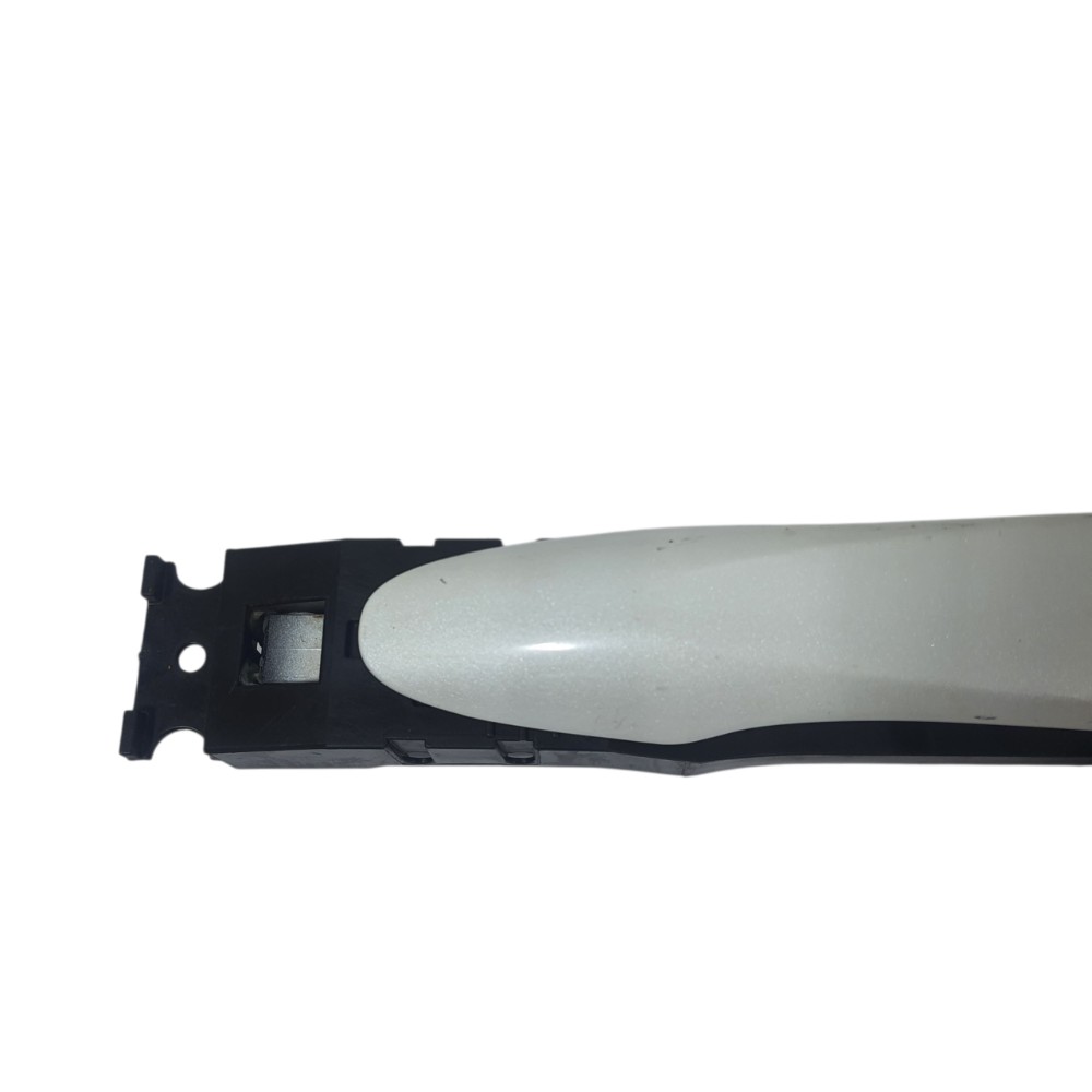 Maçaneta Externa Traseira Direita Kicks 2022 826405rb2a Branco Traseira 2