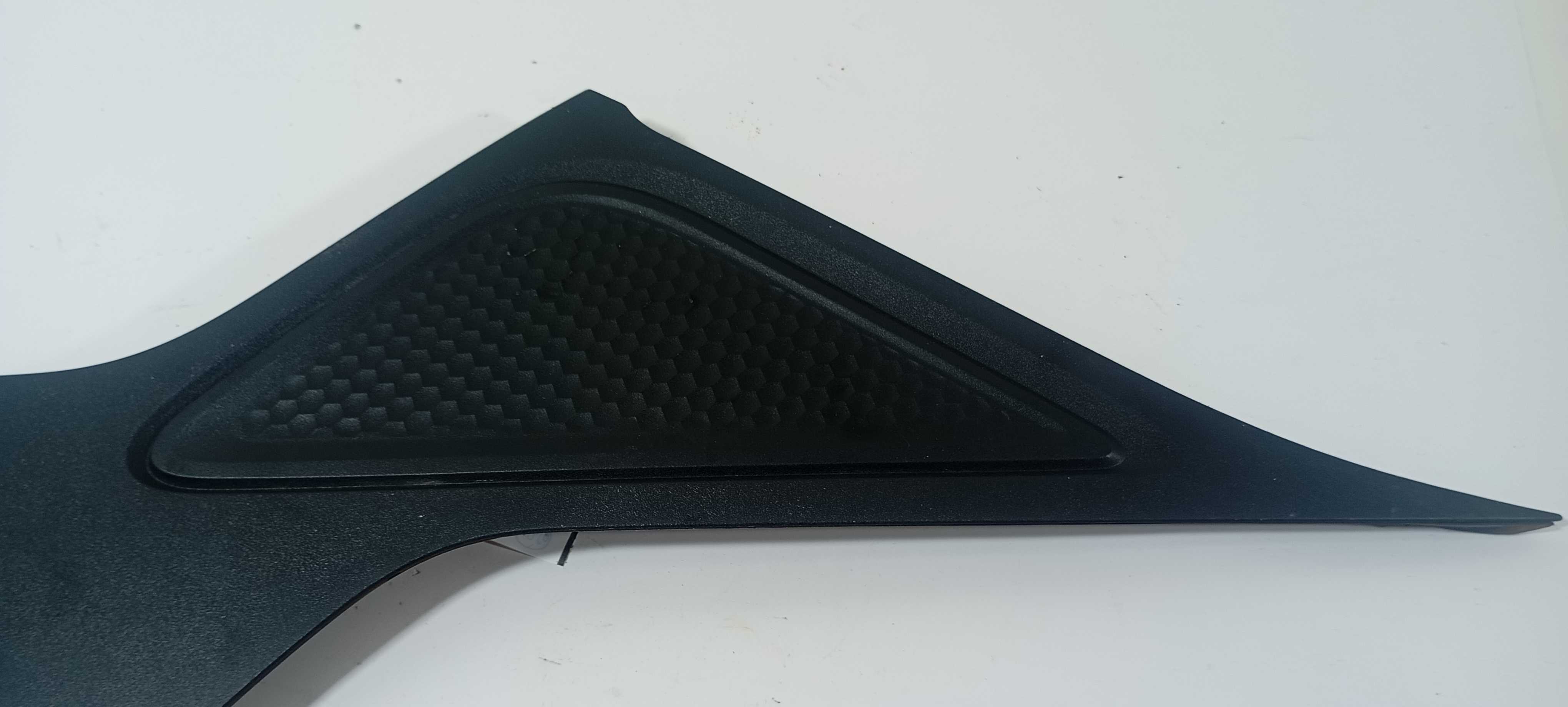 Moldura Externa Porta Traseira Esquerda Hb20 2023 87830r1500 Preto 2