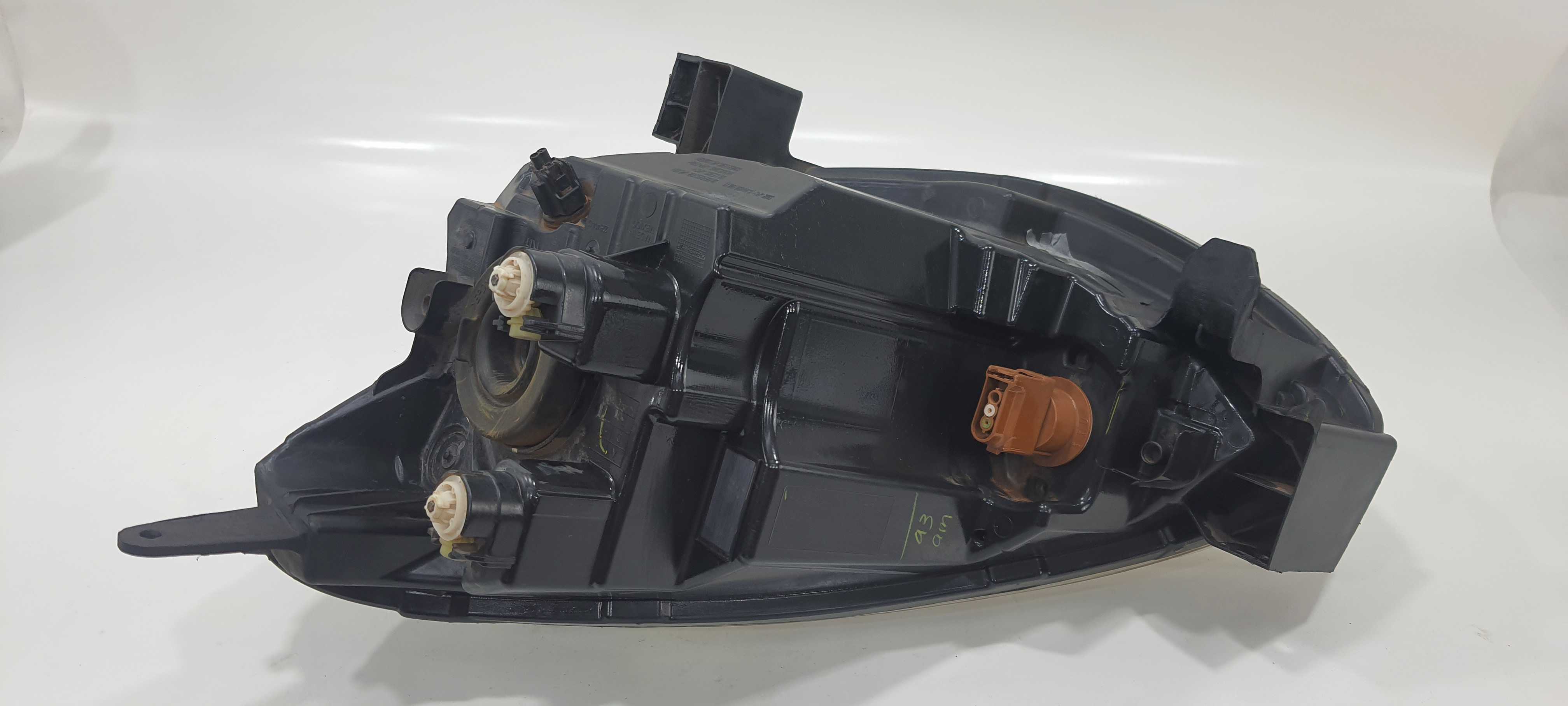 Farol Direito Recuperado Nissan March 2015/20 22540402 6