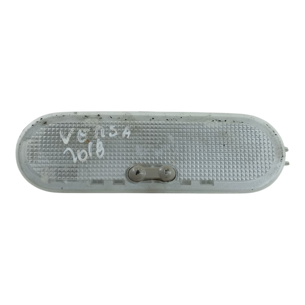 Luz de teto cortesia nissan versa 2018