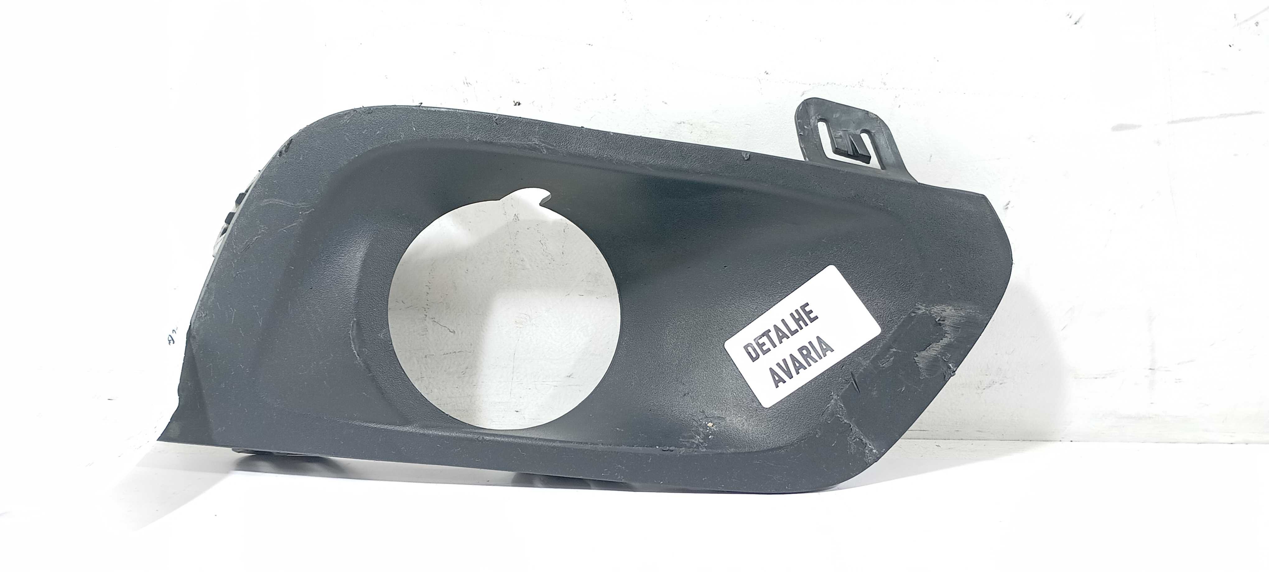 Moldura Farol Milha D. C/detalhe Gm Onix 1.4 18 52092366 Preto Direito 3