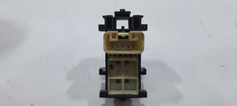 Botão Vidro Dianteiro Direito Toyota Etios Sedan 2014 192829 4