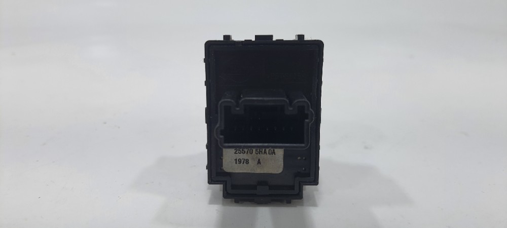 Botão Retrovisor Nissan Kicks Cvt Ano 2019 255705ra0a 2
