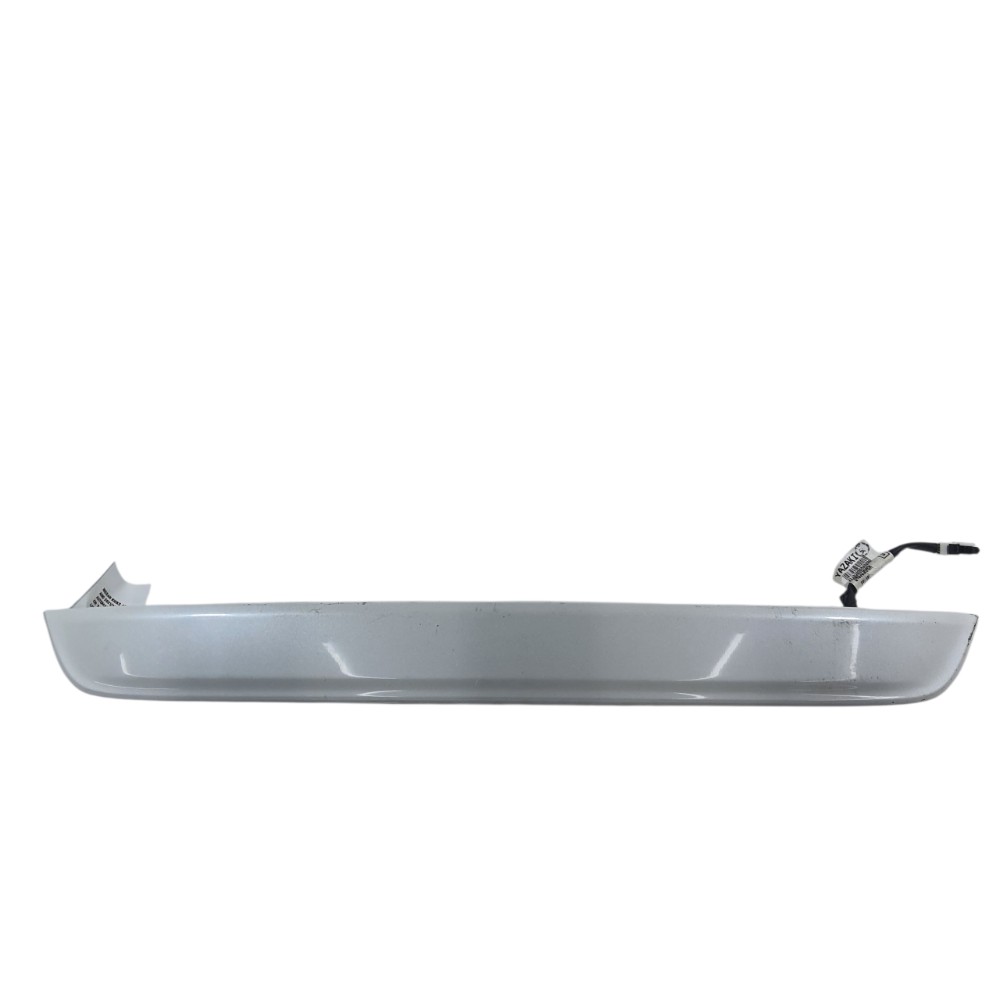 Moldura Tampa Traseira Nissan Kicks 2022 90810-5rb Branco Diamond