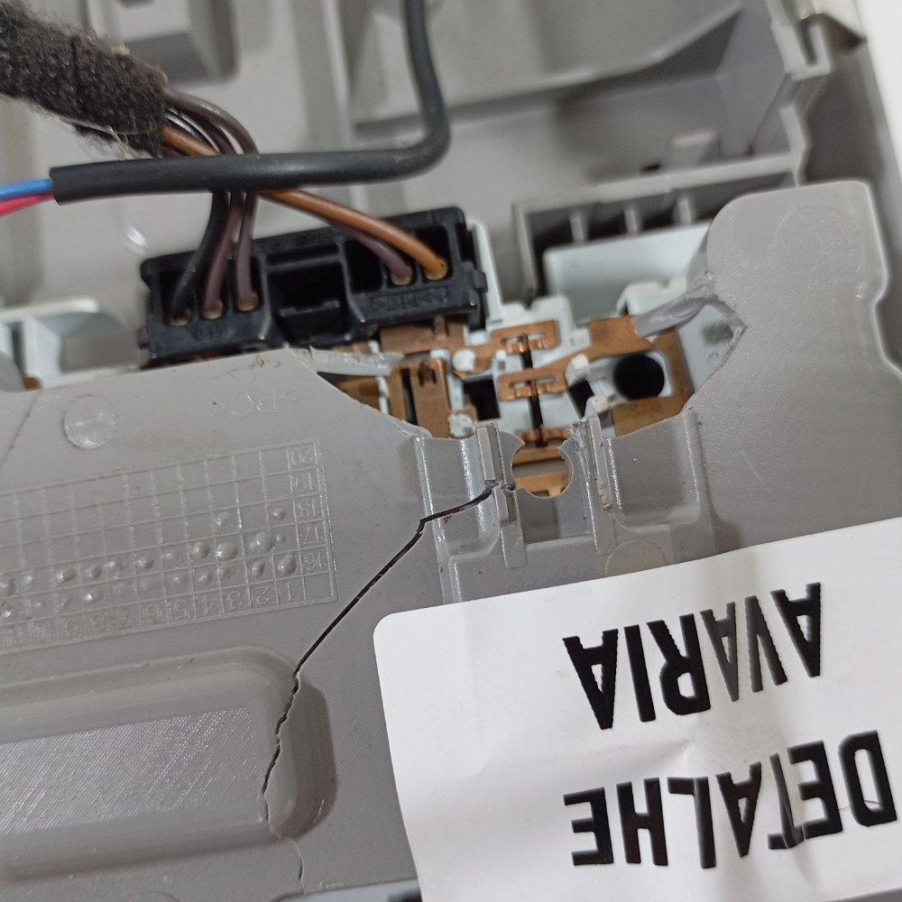 Luz Teto Dianteira Gm Tracker Lt 1.4 2018 42630629 Detalhe 8