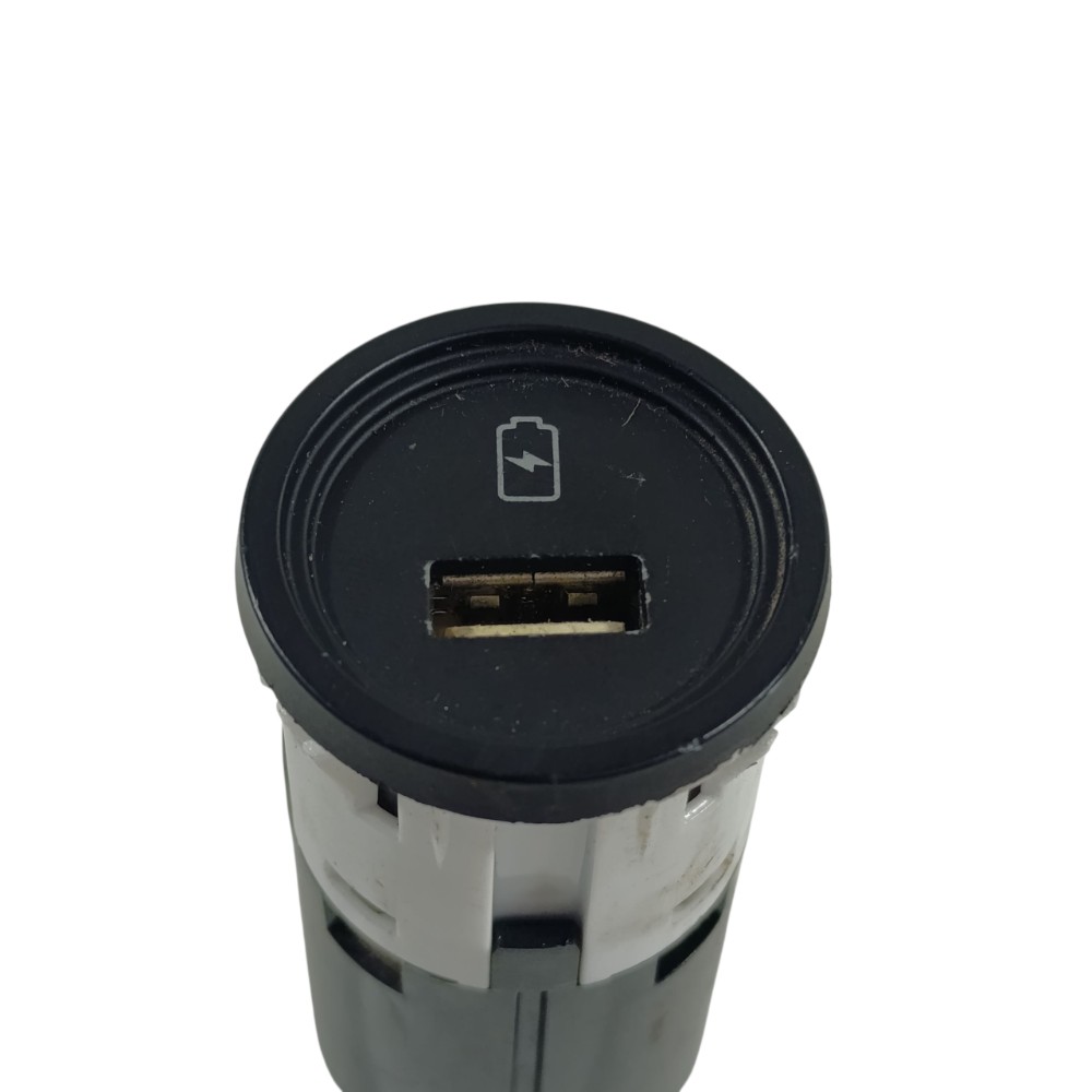 Conector carga USB hb20 vision 1.0 2021 84675R11004X 1