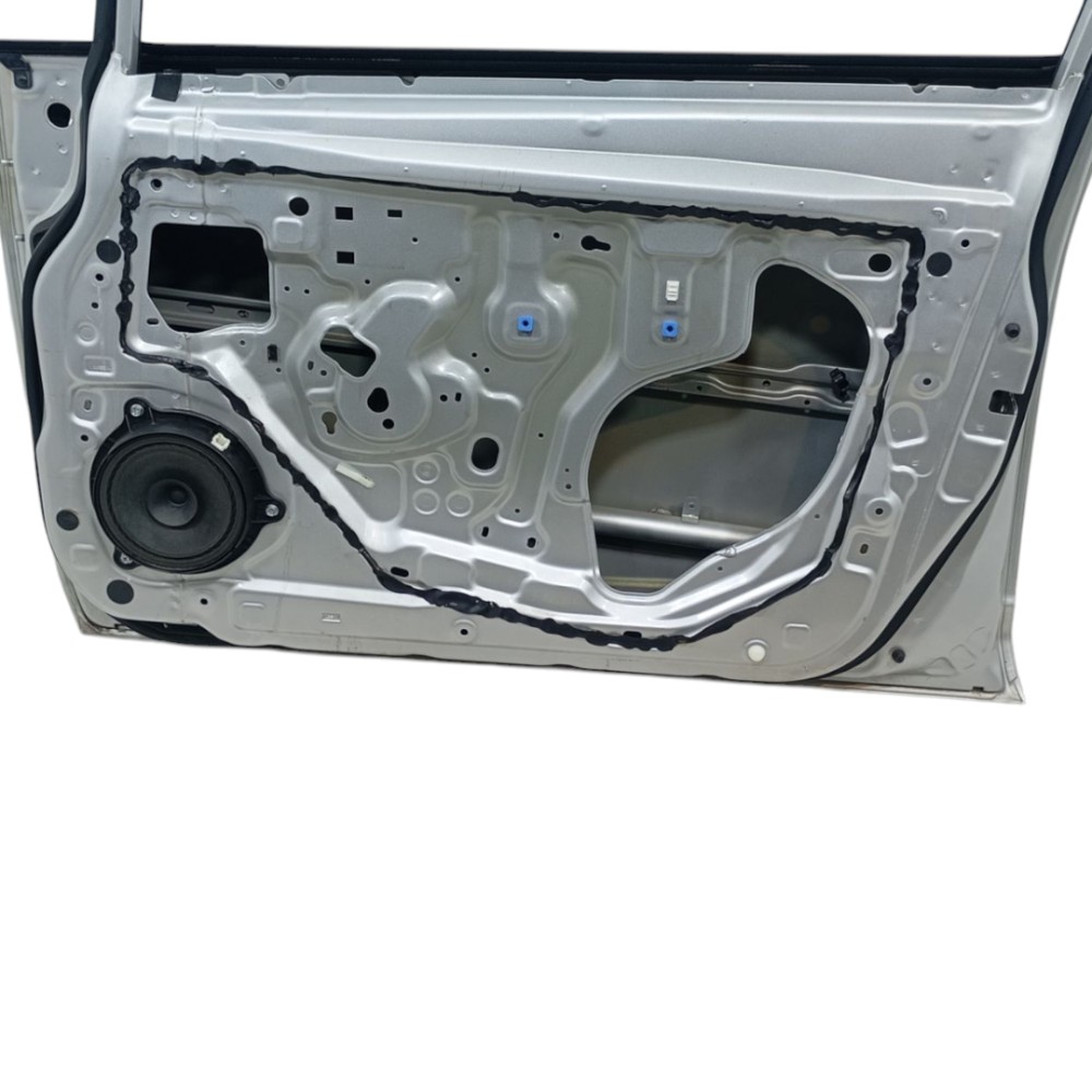 Porta Dianteira D. C/detalhe Tiida Sedan 1.8 2012 77004r1200 Dianteira Direita Prata 4