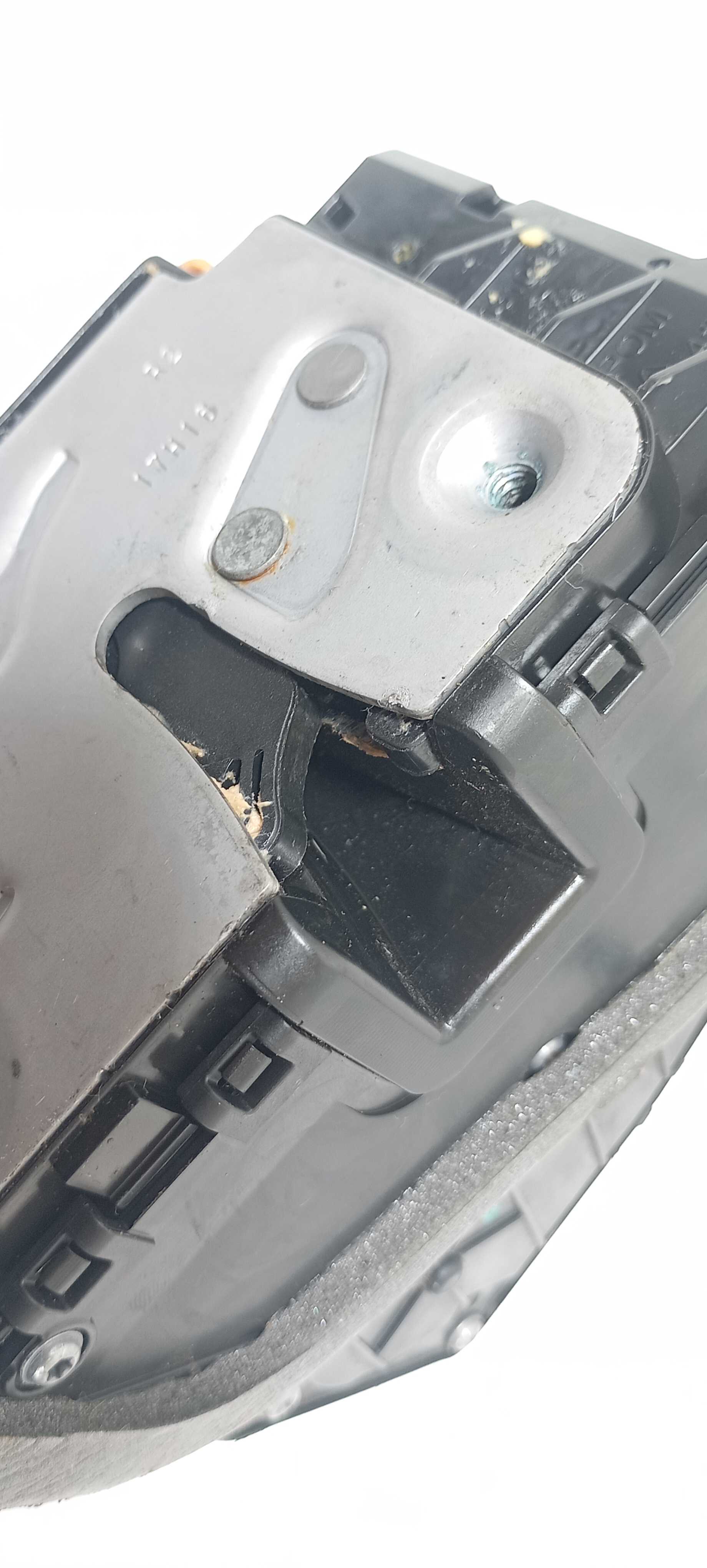 Fechadura Porta Traseira D. Gm Onix Active 1.4 2018 13510458 10
