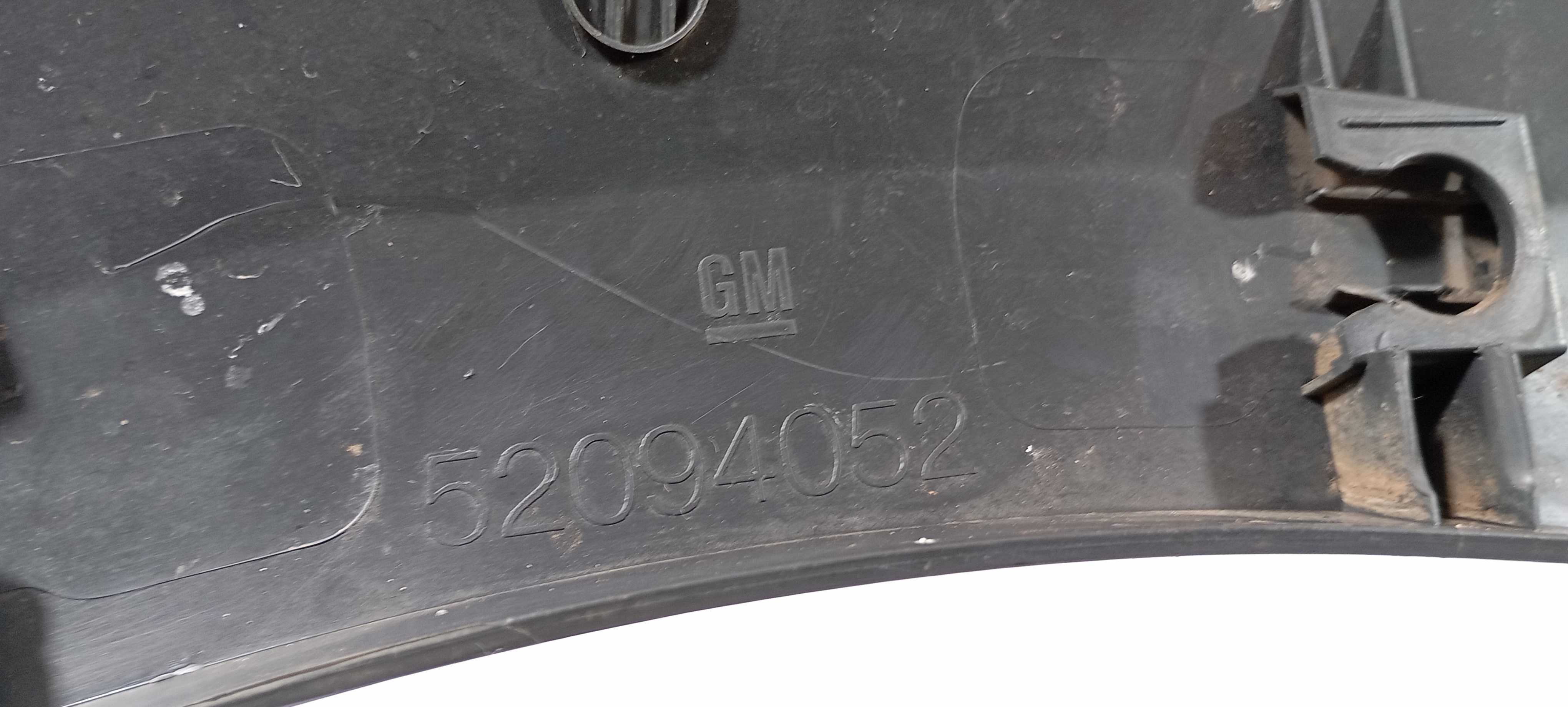 Aplique Vão Roda Tras. E. Gm Onix Active 1.4 2018 52094052 1