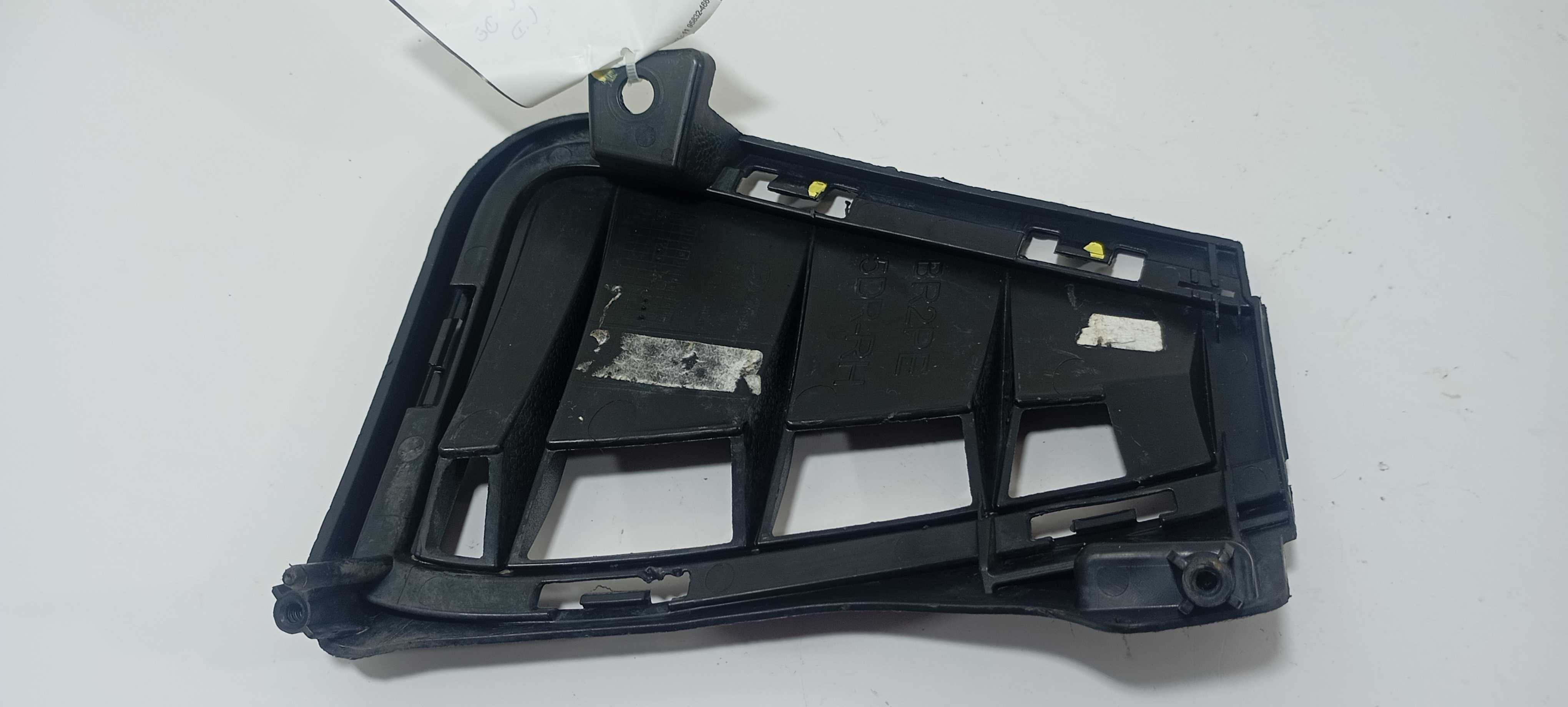 Grade Farol Milha Direito Hb20 Comfort 2023 86564r1600 Preto Direito 3