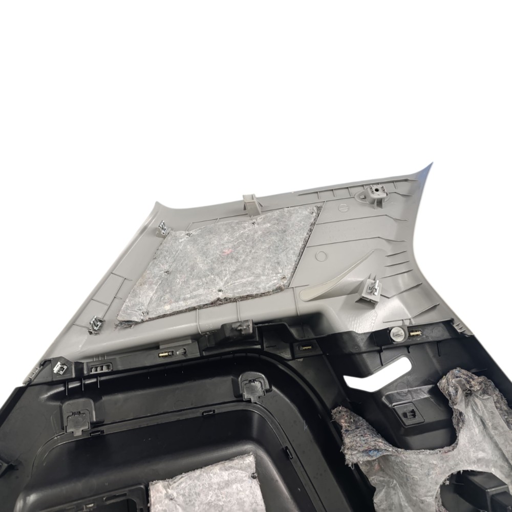 Acabamento porta malas lateral direita Tracker 2018 20757455 5