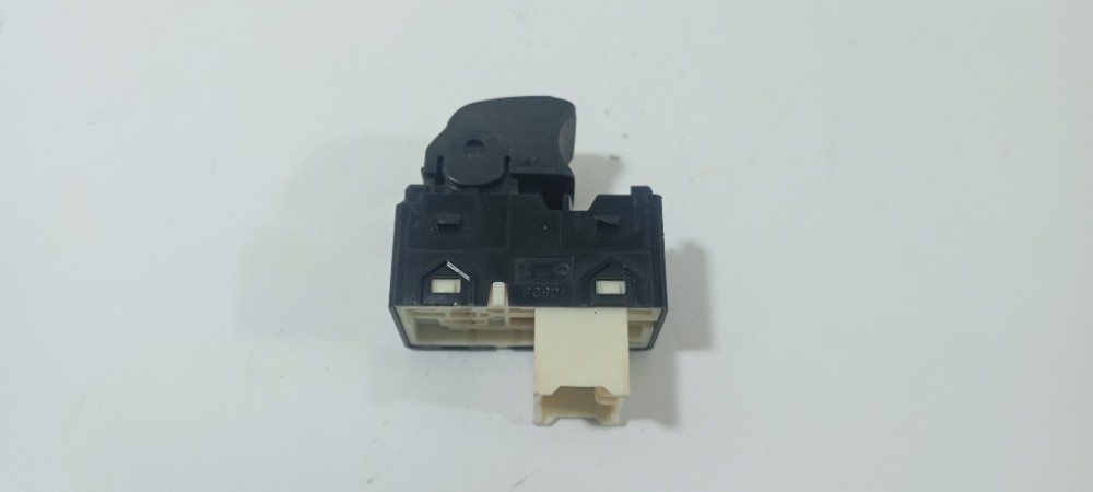 Botão Vidro Traseiro Esquerdo Hb20 Comfort 2023 220927 1