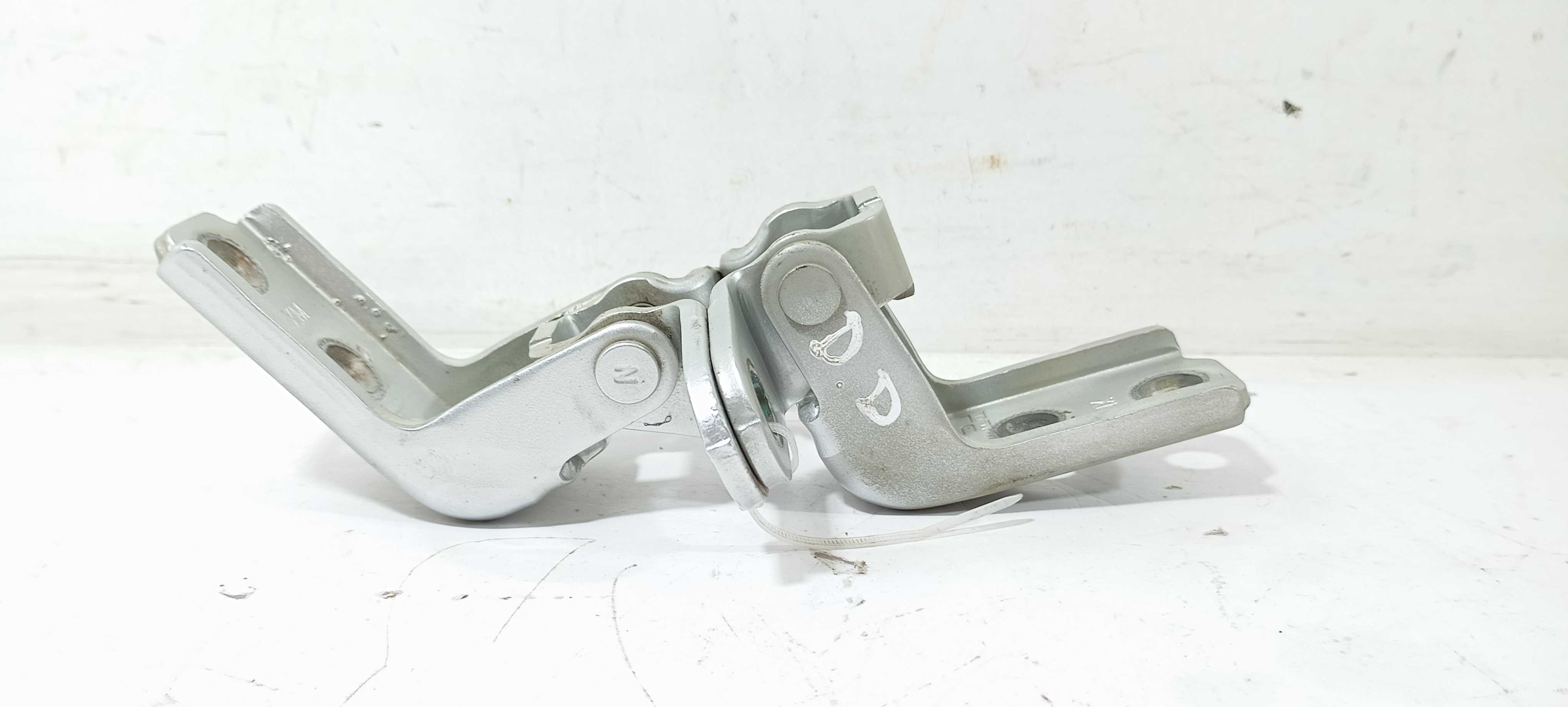 Dobradiça Porta Dianteira D. Kia Sorento Ex2 2.4 12 A046057 2