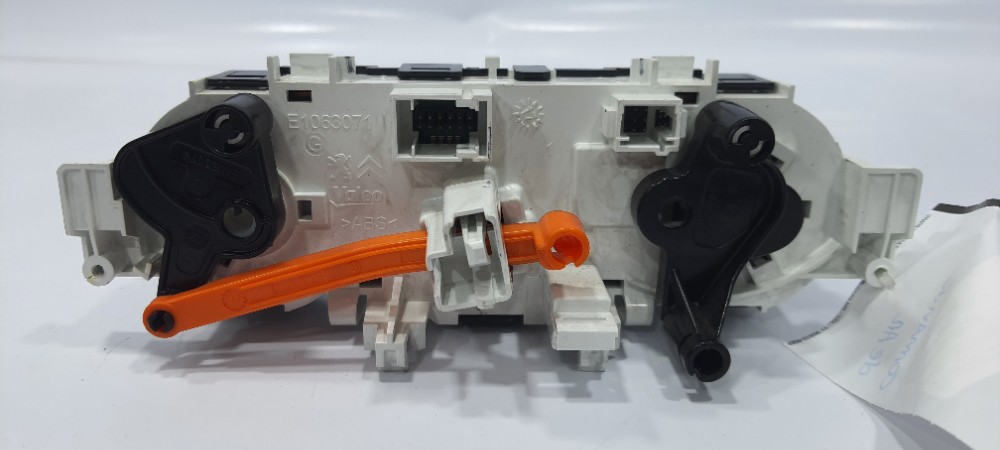 Comando Ar Condicionado Painel Peugeot 208 1.2 2018 E1063071 5