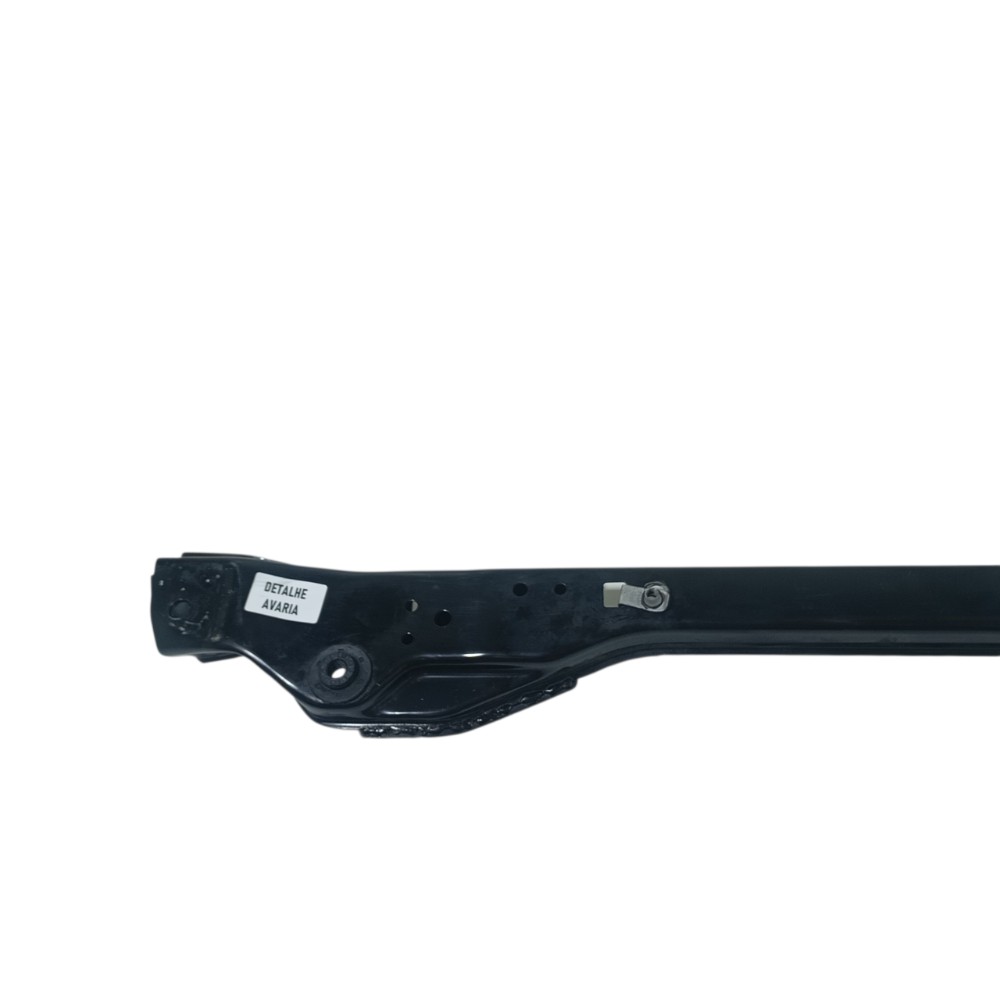 Travessa inferior radiador Tracker 2018 42346436 detalhe 2