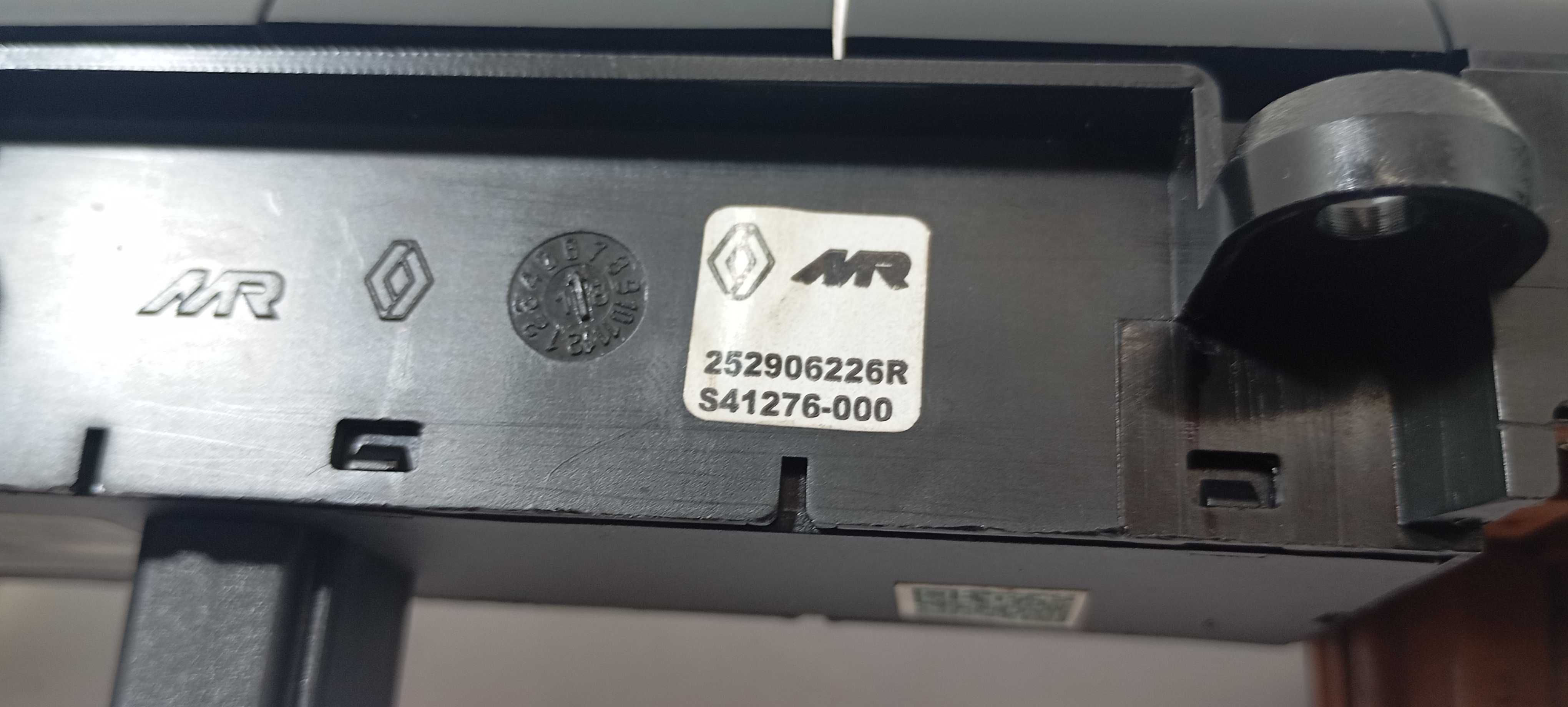 Botão Pisca Alerta E Ar Condicionado Kwid 2021 252906226r Preto 5