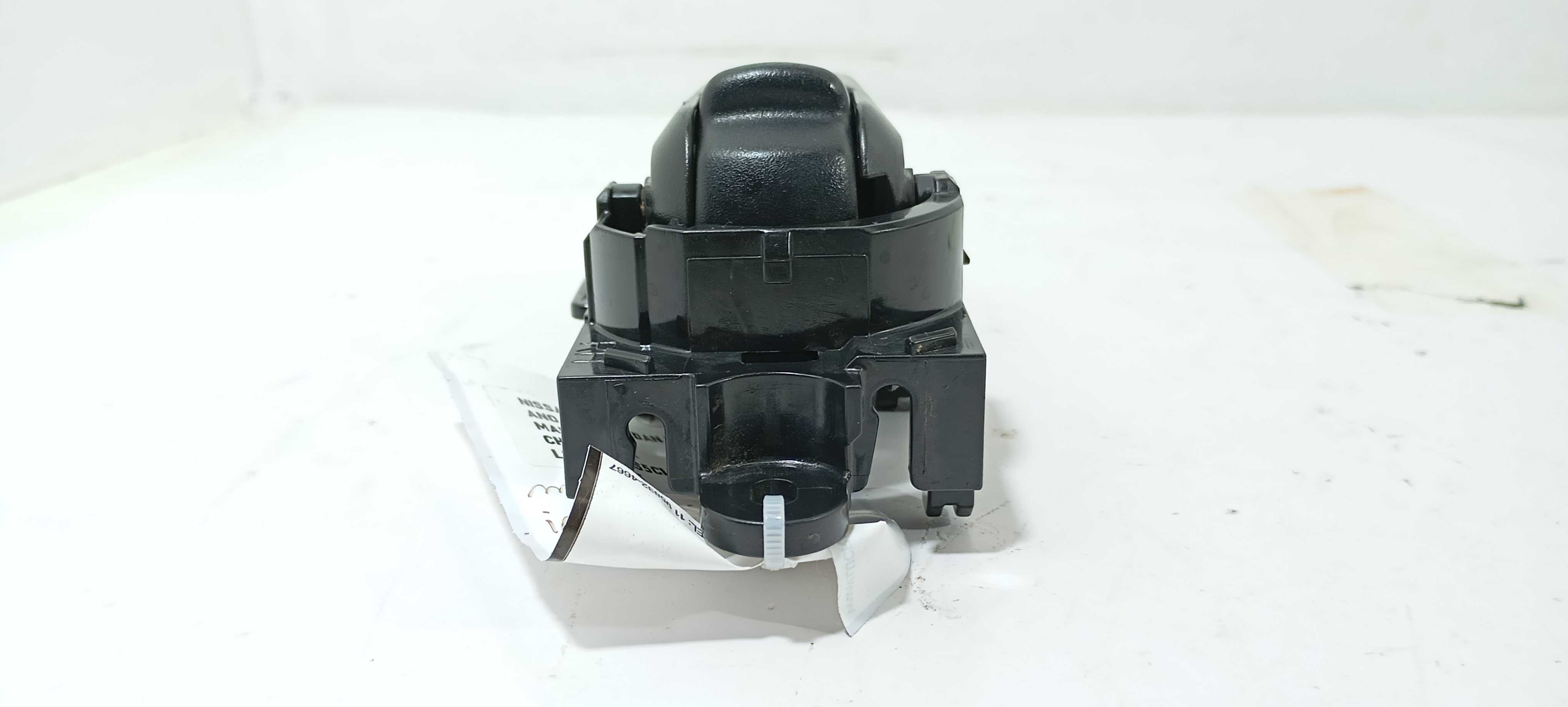 Maçaneta Interna Diant. D. Nissan Tiida Sedan 1.8 12 V2305  Preto Dianteira 4