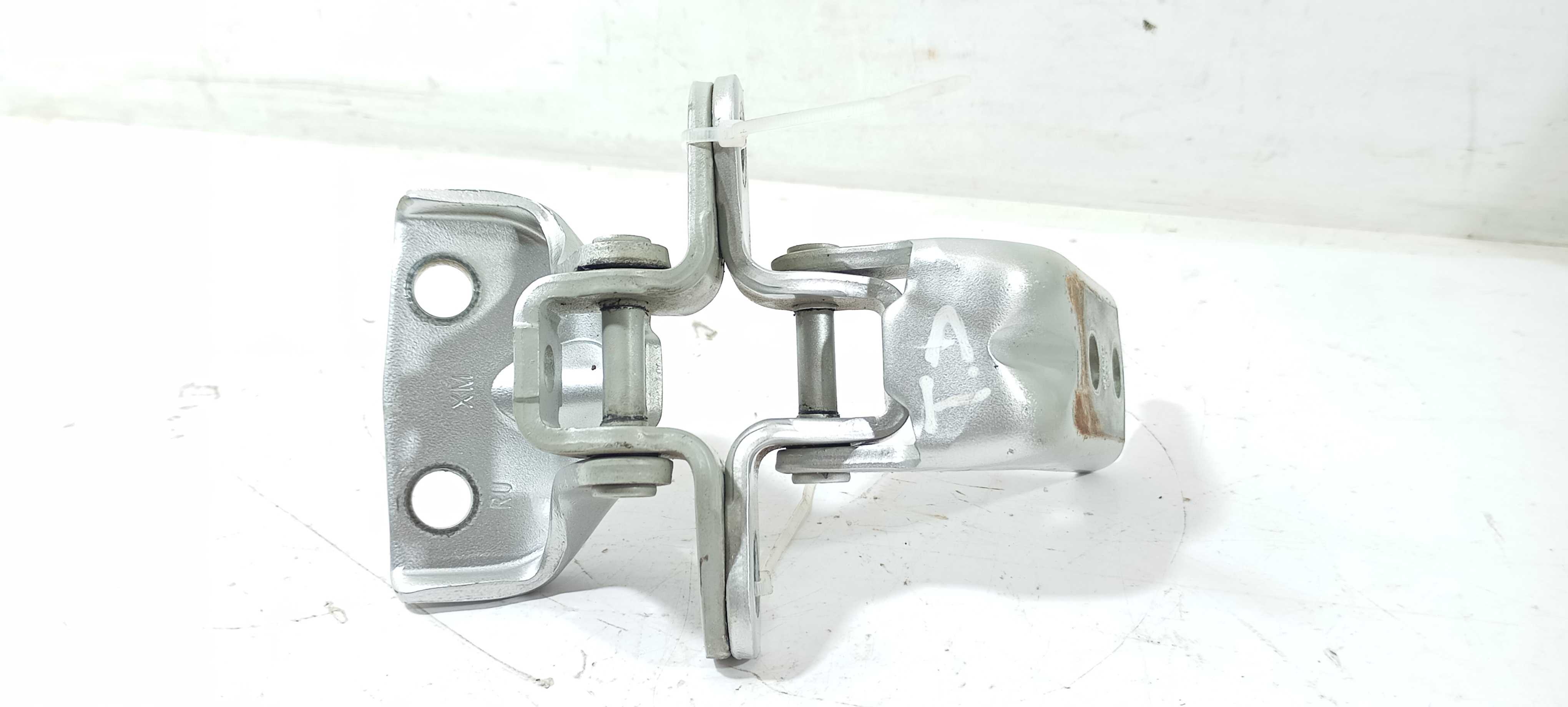 Dobradiça Porta Traseiro D. Kia Sorento Ex2 2.4 12 A046057 7