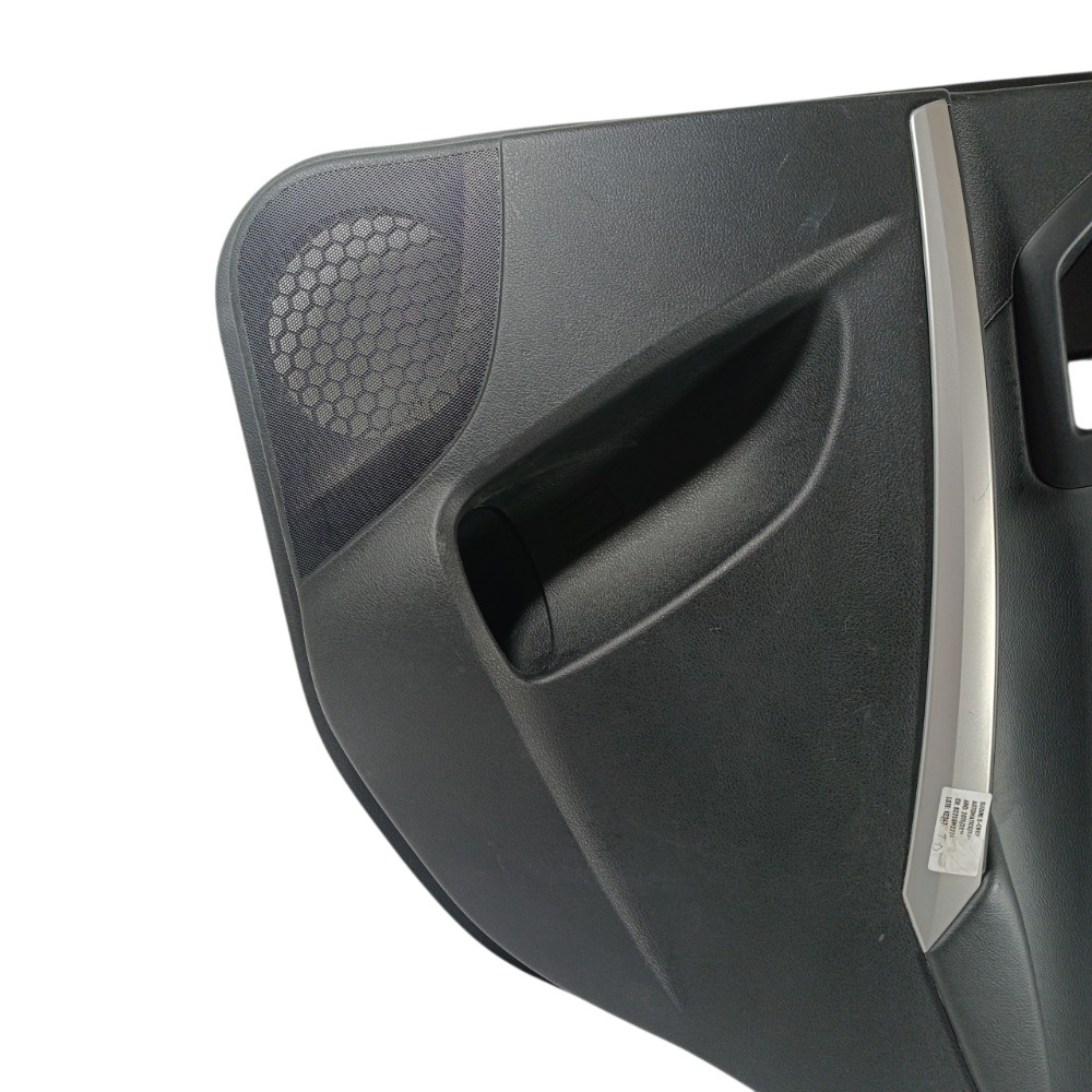 Forro porta traseiri direito suzuki s-cross 2016 8373261M00 2