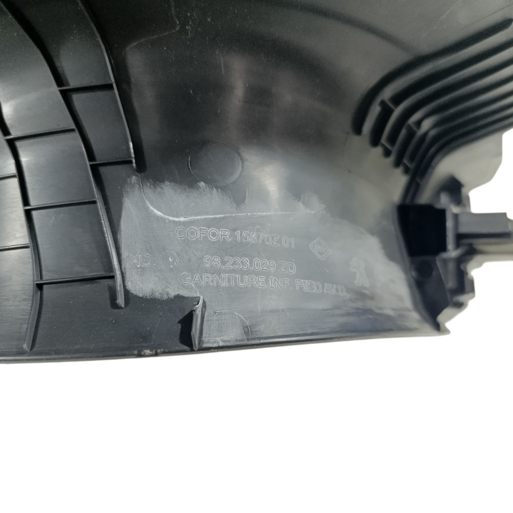 Acabamento Soleira Dianteira D Peugeot 208 2024 98233029zd Preto 9