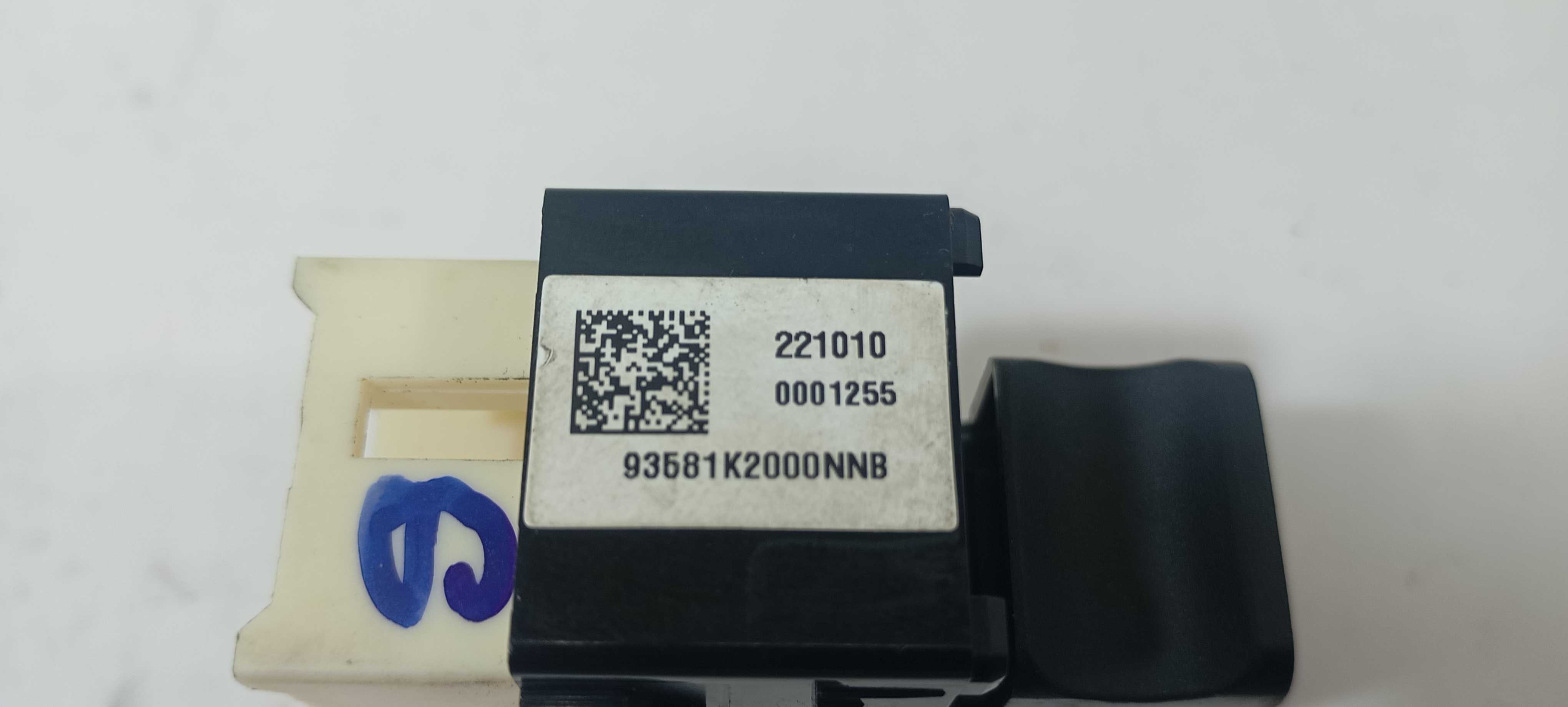 Botão Vidro Dianteiro Direito Hb20 Sense 1.0 2023 221010 2