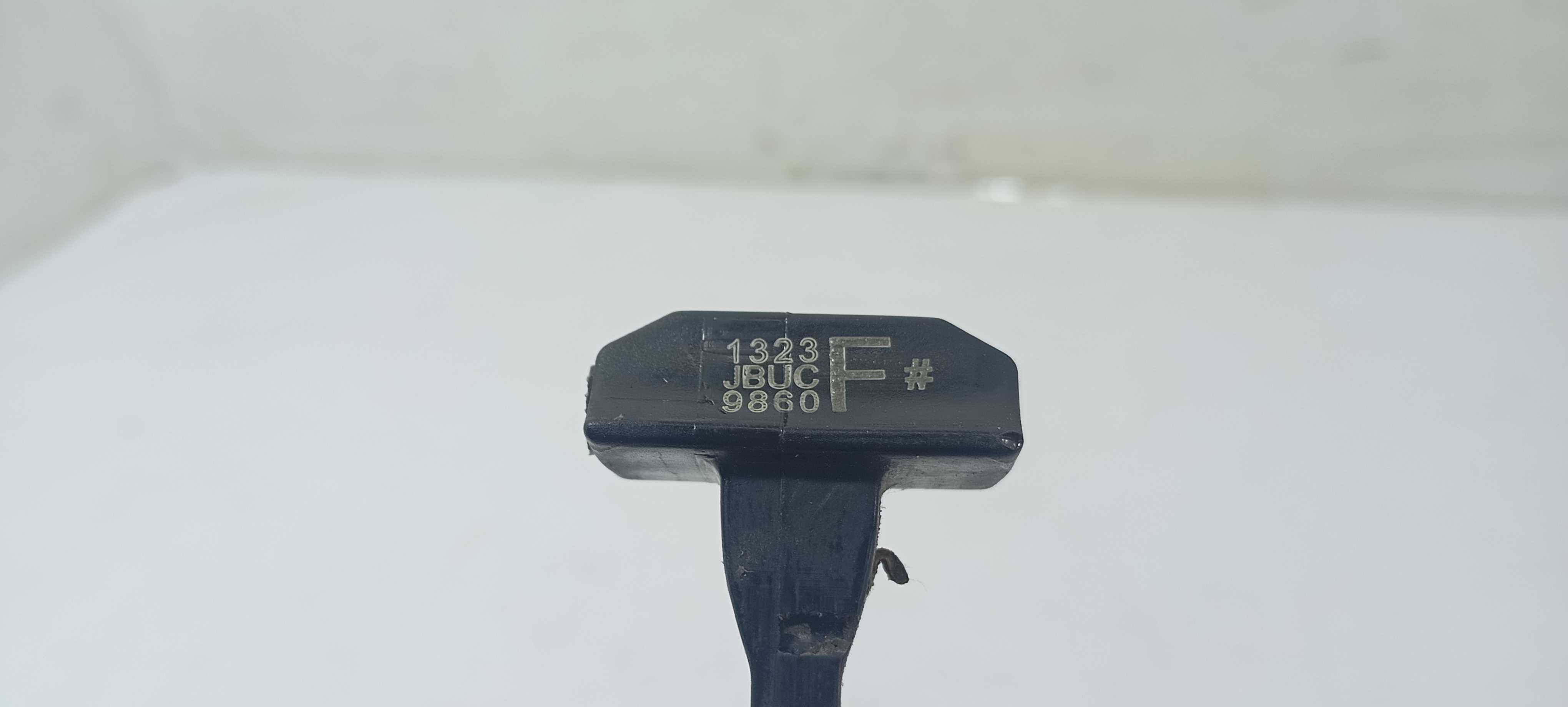 Limitador Porta Dianteira Esquerda Tracker 2024 1323jbuc9860 5