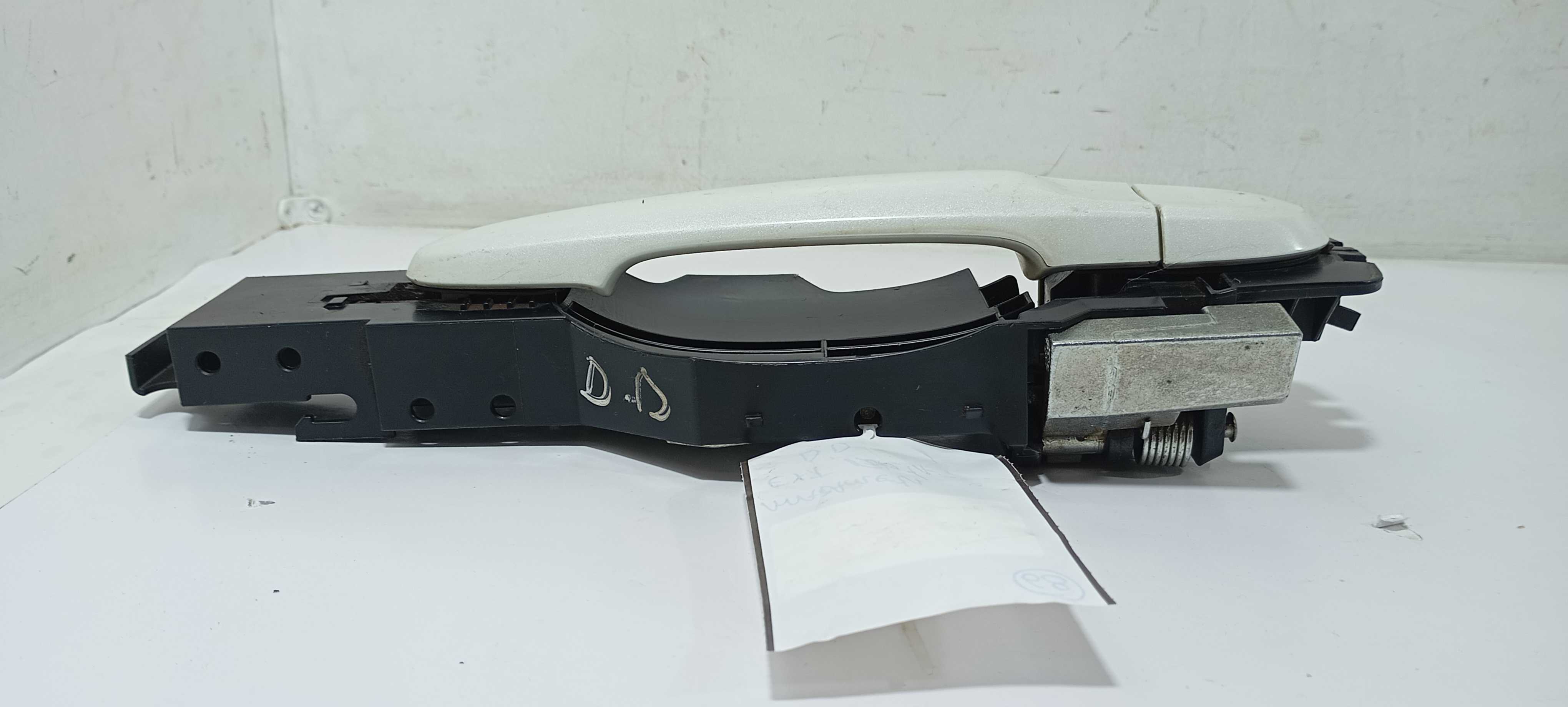 Maçaneta Externa Diant. D. Nissan March Sv 1.0 2016 Sh1hb Branco Dianteira 4