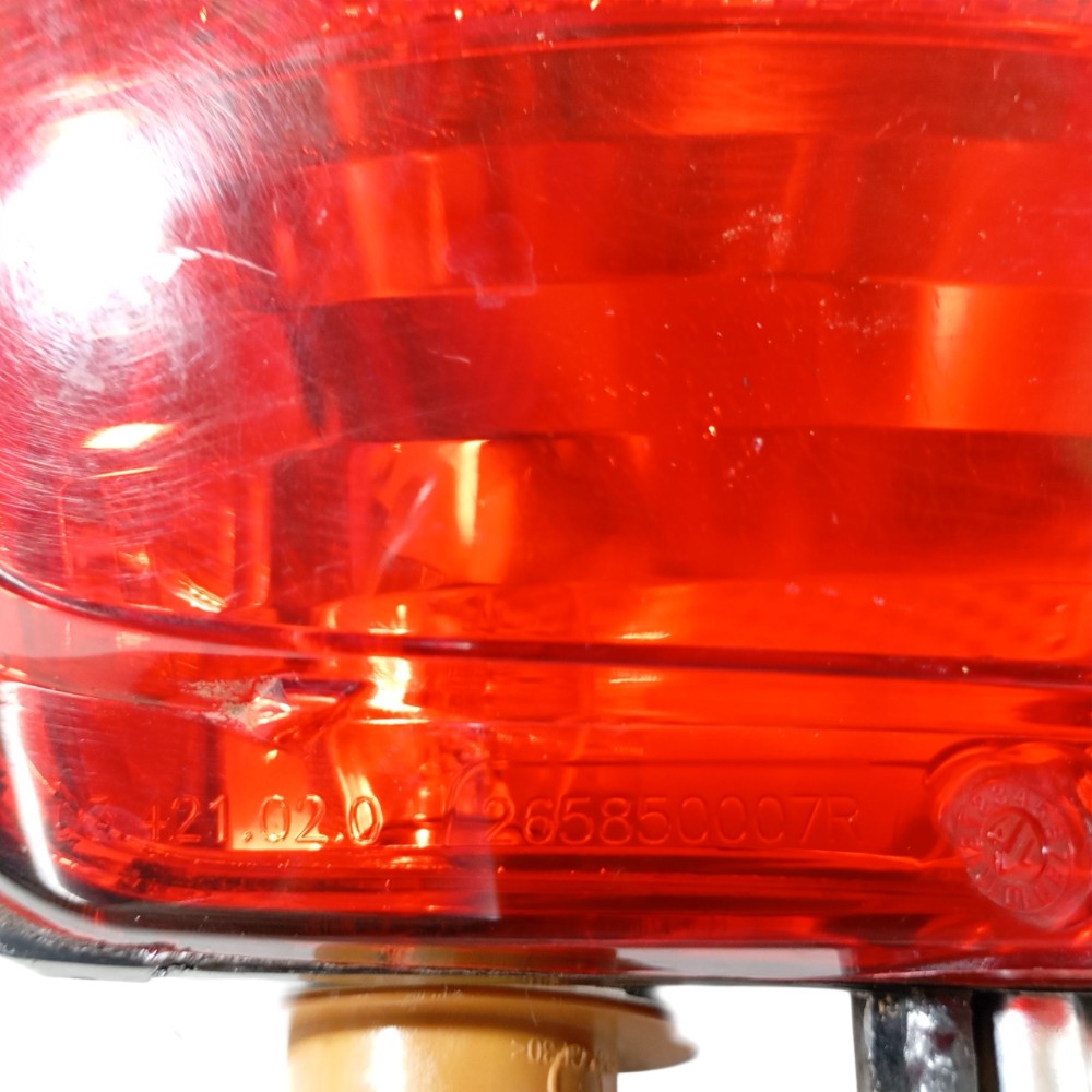 Lanterna Parachoque Traseiro Esquerdo Captur 2021 265850007r Esquerdo/motorista Vermelha 5