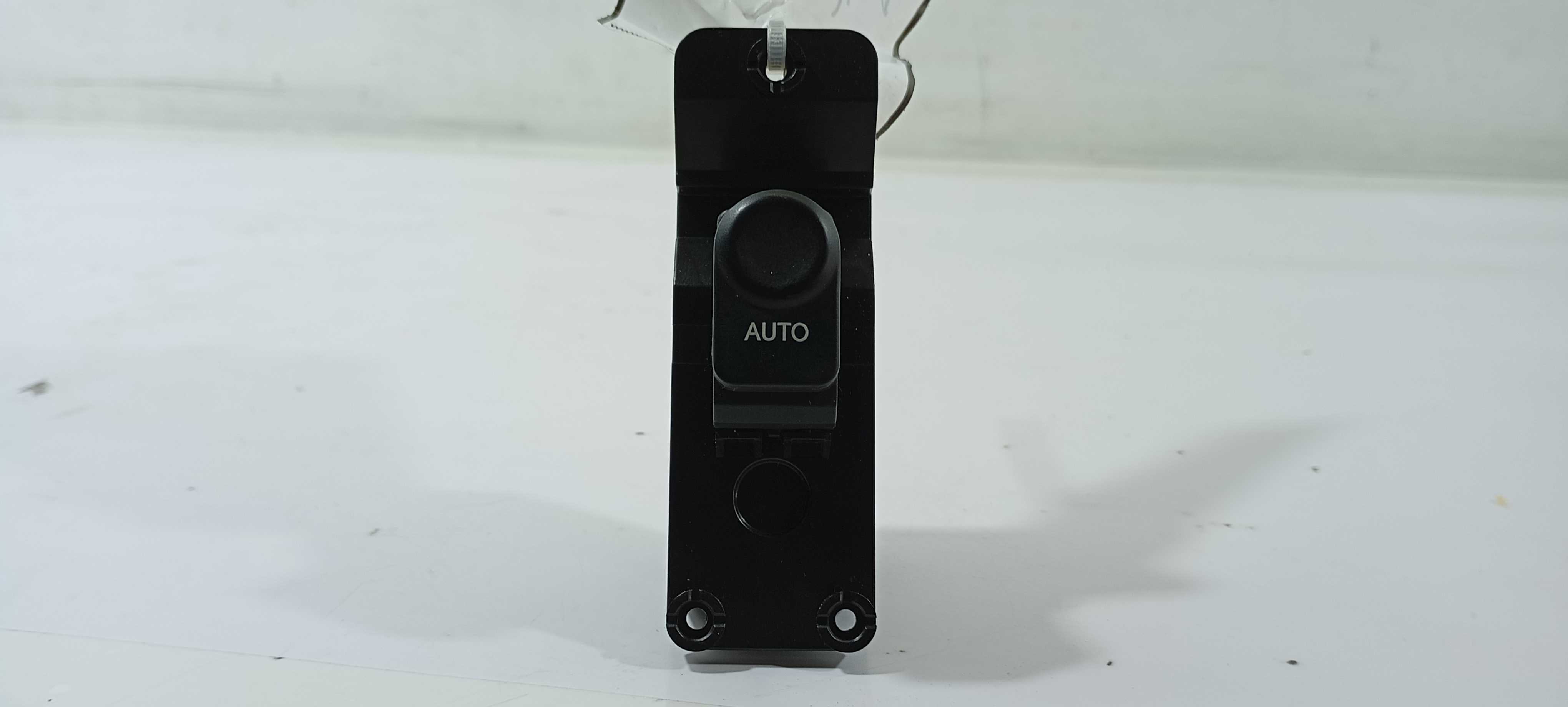 Botão Vidro Traseiro E.  Hb20x Premium 1.6 2018 935751s100 8