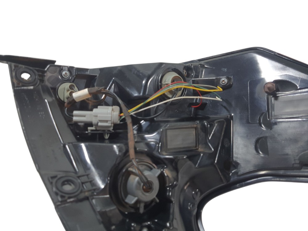 Lanterna Traseira Direita Nissan Kicks 2022148r000011 Direito/passageiro Vermelha 3