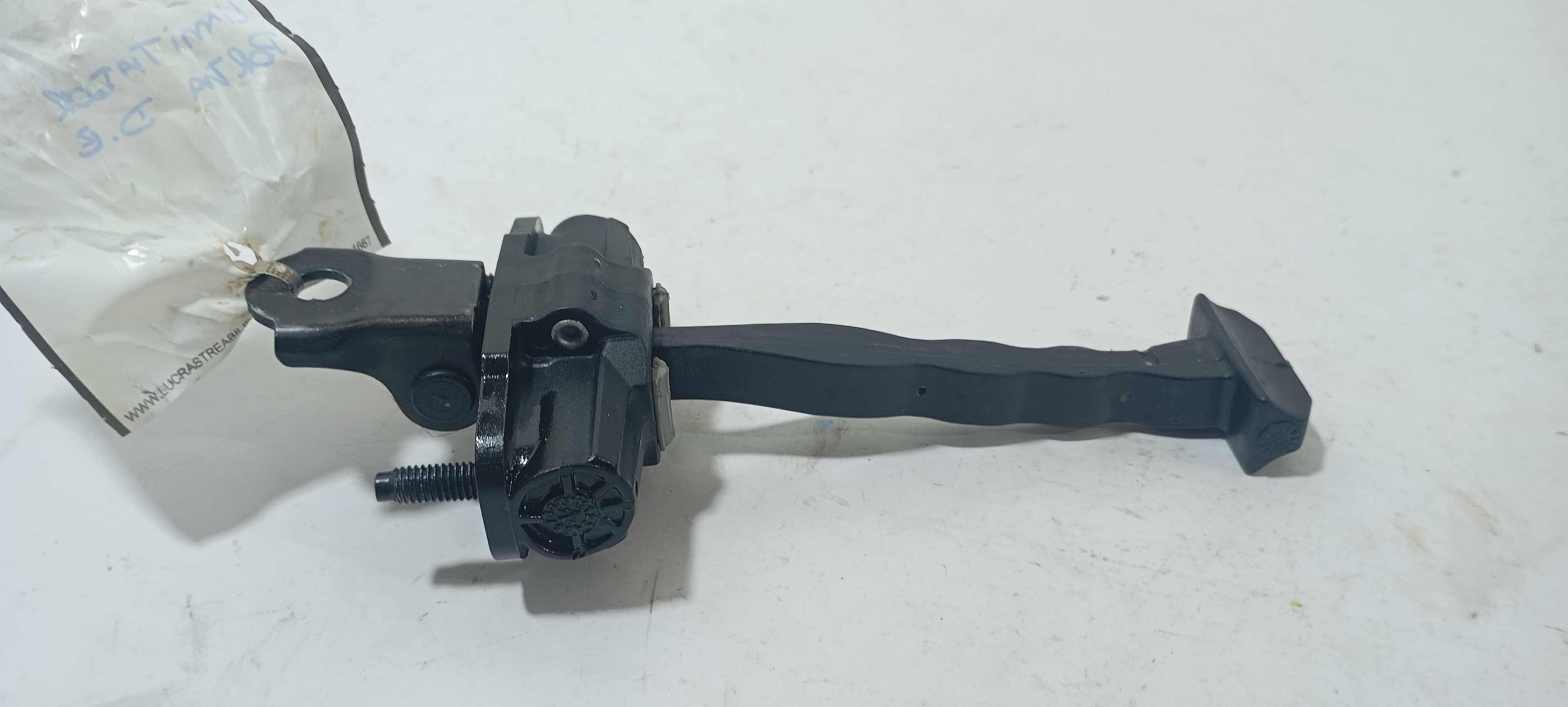 Limitador Porta Dianteira Esquerda Tracker 2024 1323jbuc9860 2