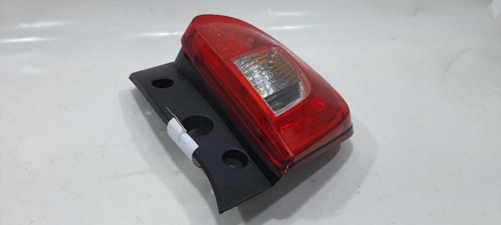 Lanterna Traseira Direita Nissan March 2019 22537506 Direito/passageiro Vermelho 2