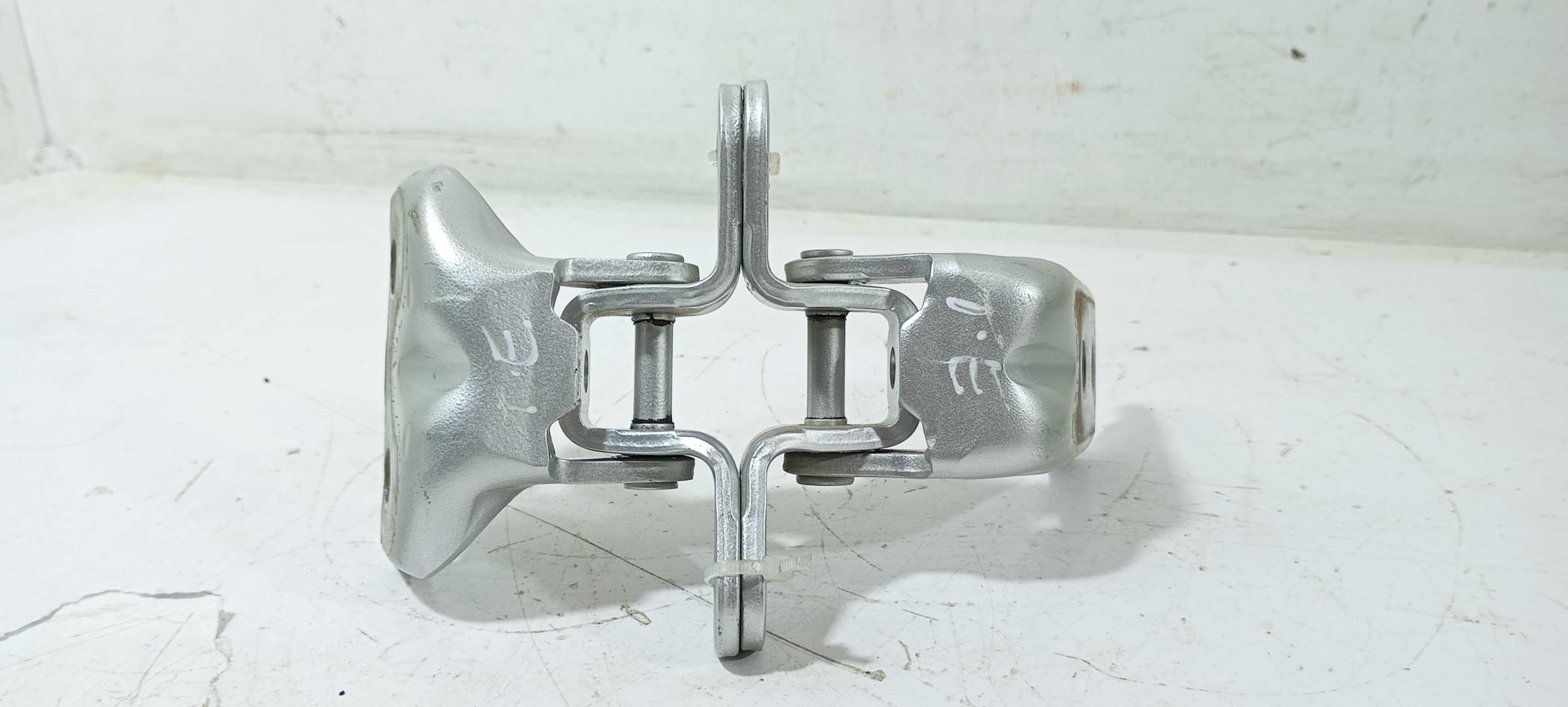 Dobradiça Porta Traseira E. Kia Sorento Ex2 2.4 12 A046057 7