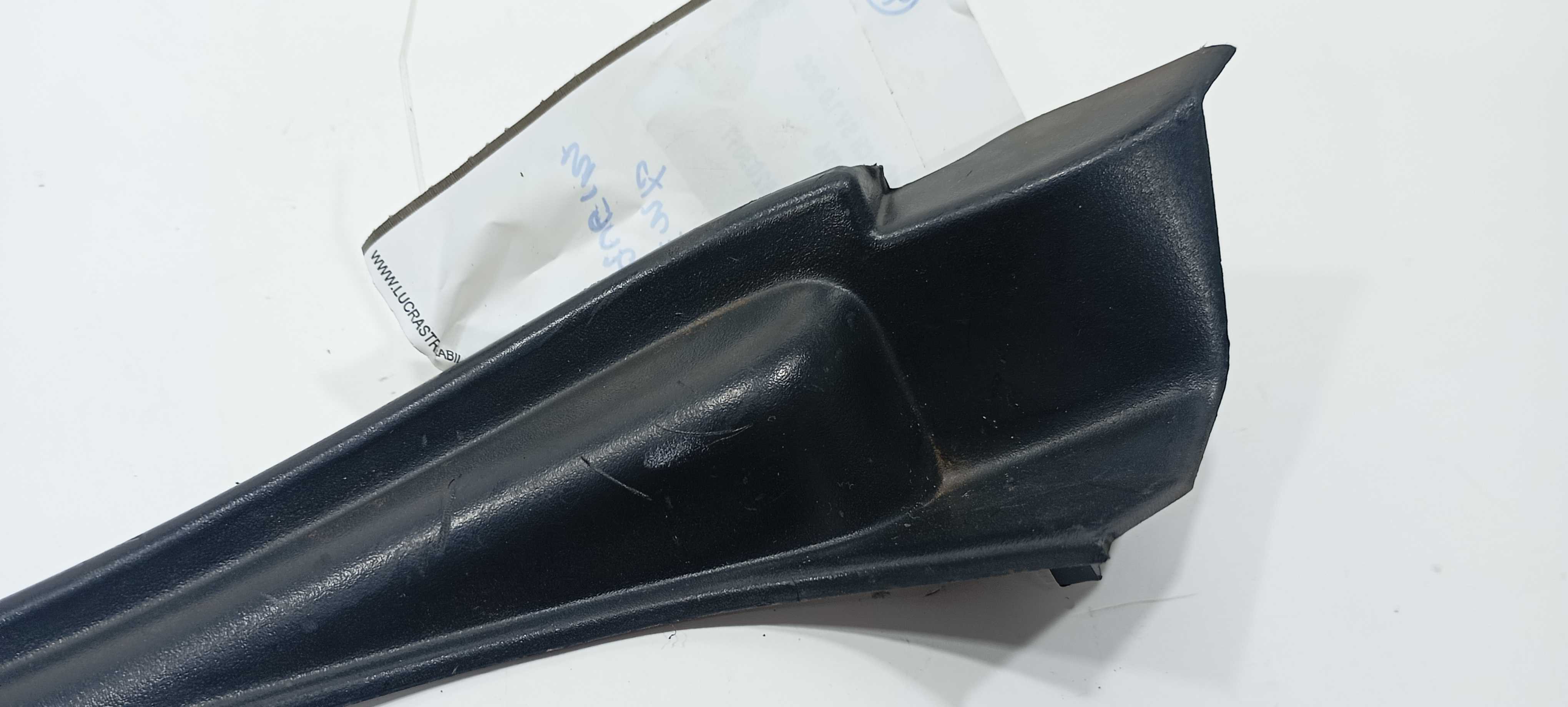 Acabamento Churrasqueira Esq Nissan March Sv 1.0 2016 668951 Preto 2