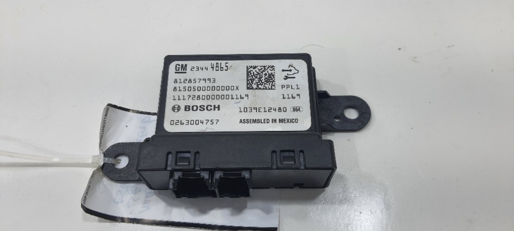 Módulo Sensor Estacionamento Gm Onix 1.4 2018 23444865 Preto 3