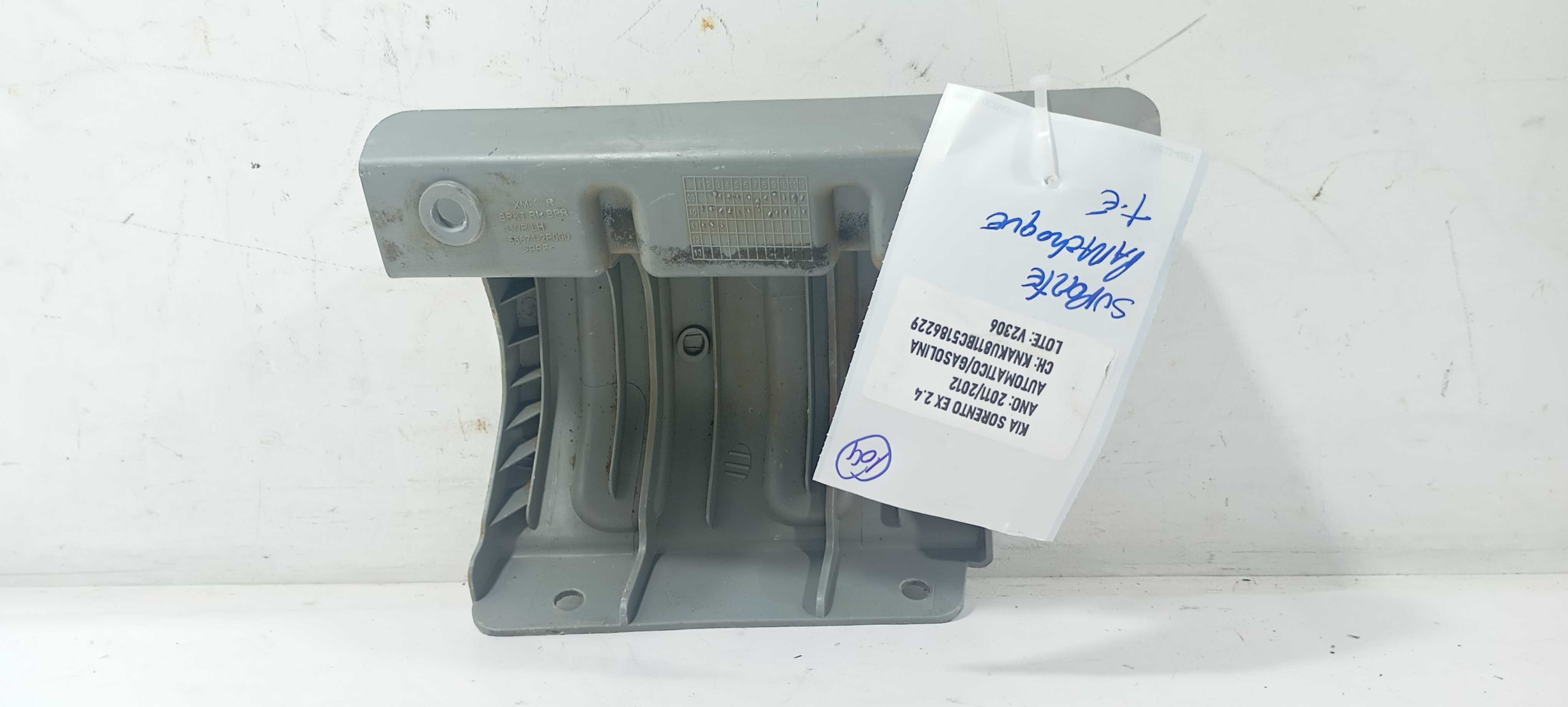 Suporte Parachoque Tras. E. Kia Sorento 2.4 12 866712p000 2