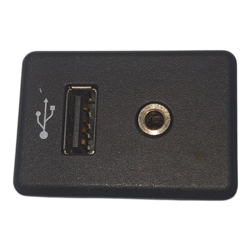Entrada Usb Nissan March 2017