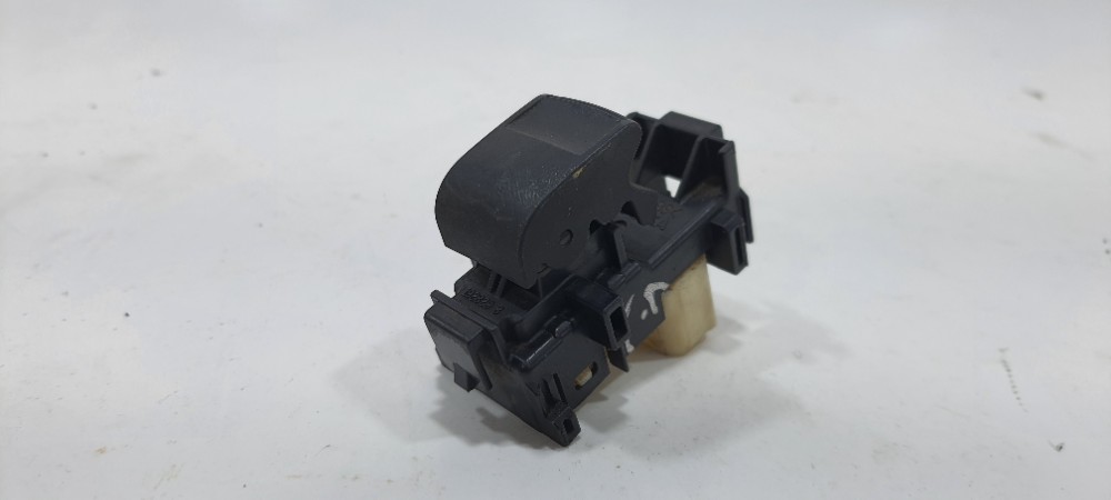Botão Vidro Traseiro Esquerdo Toyota Etios Sedan 2014 192829 2