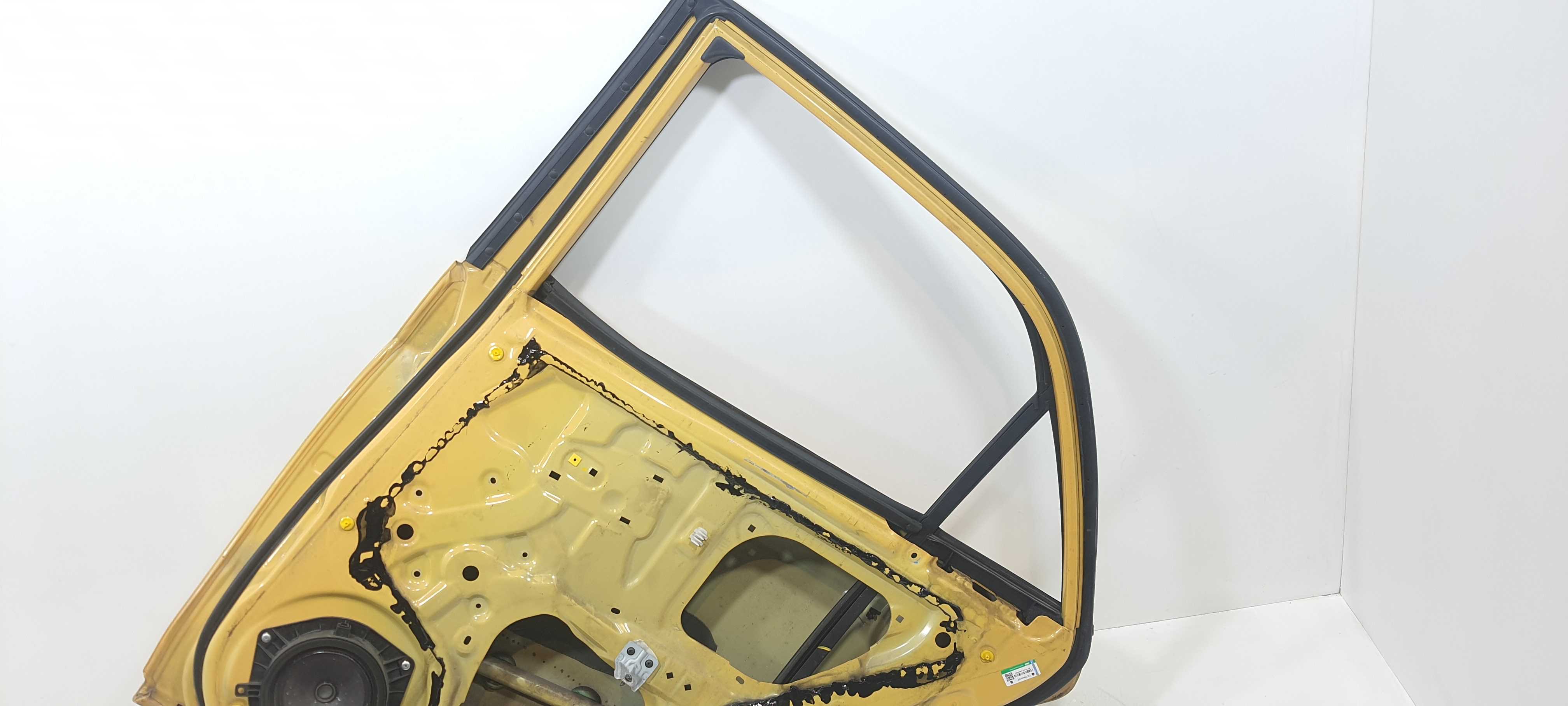 Porta Traseira Direita Kia Picanto Ex 1.0 2012 V2302 Detalhe Traseira Direito Amarelo 4