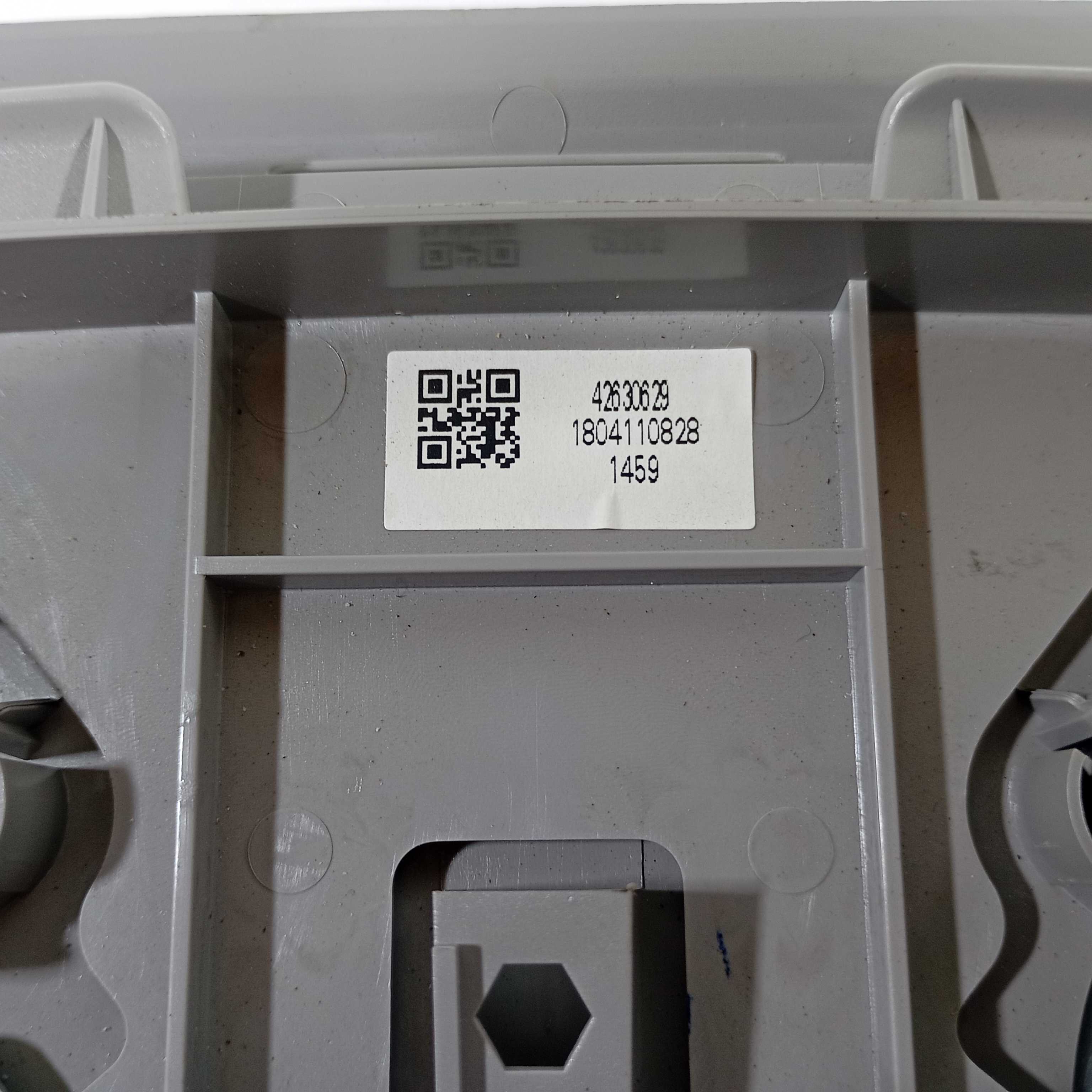 Luz Teto Dianteira Gm Tracker Lt 1.4 2018 42630629 Detalhe 9