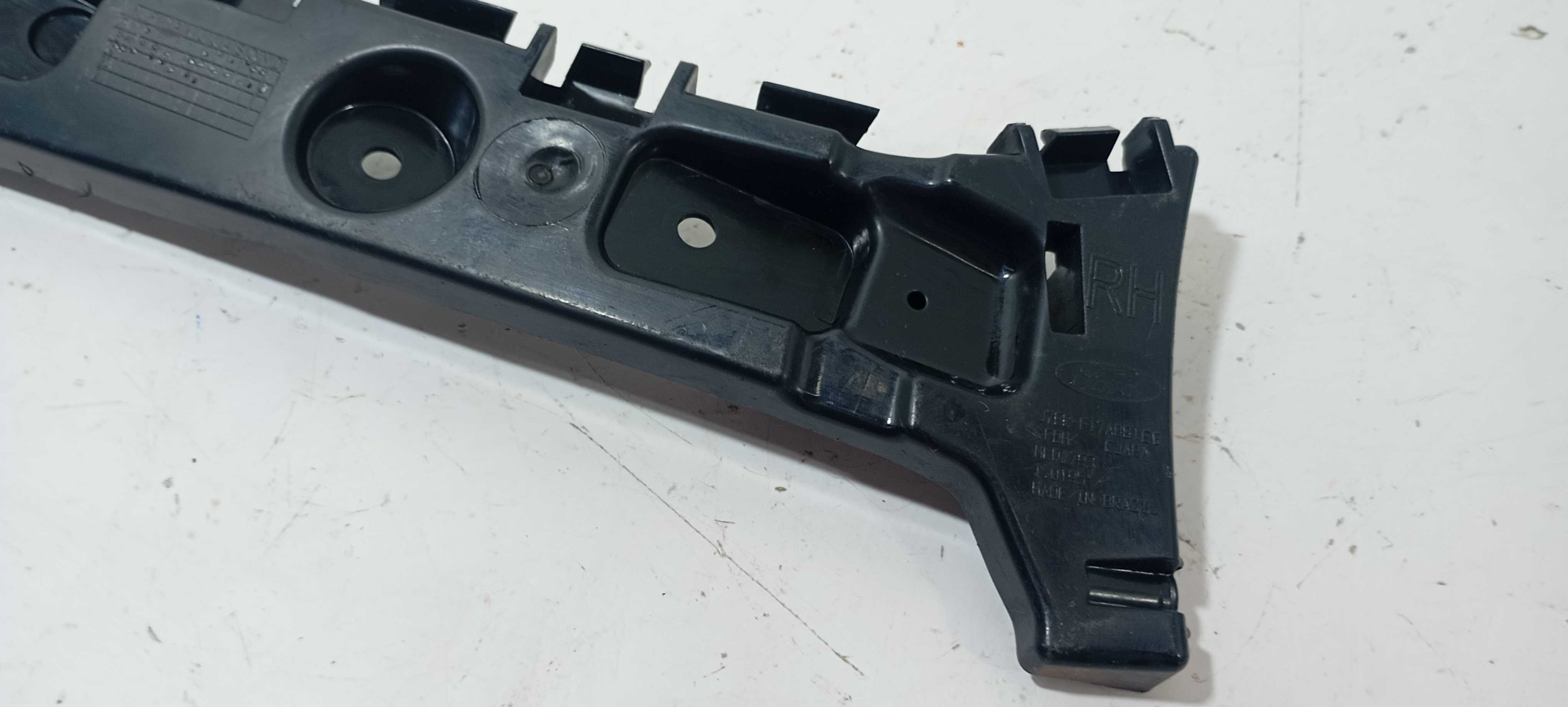 Guia Parachoque Traseiro Direito Ford Ka 2020 J7bbf17a881 6