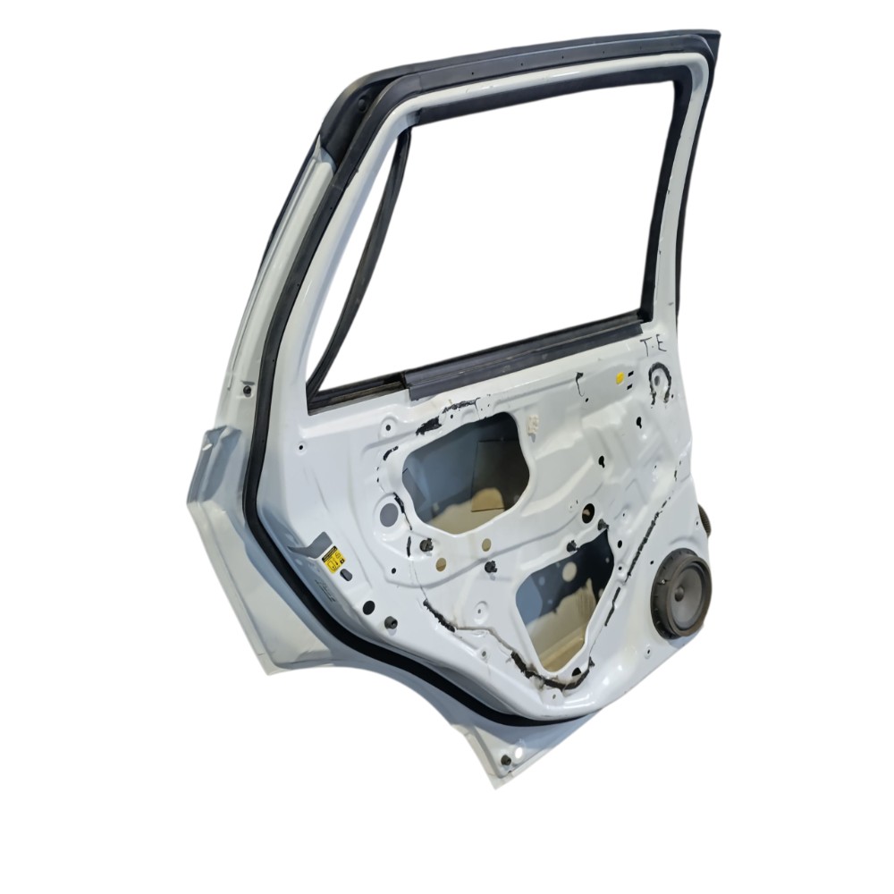 Porta traseira esq Suzuki scross 2016 até 2021 6800461M00 2